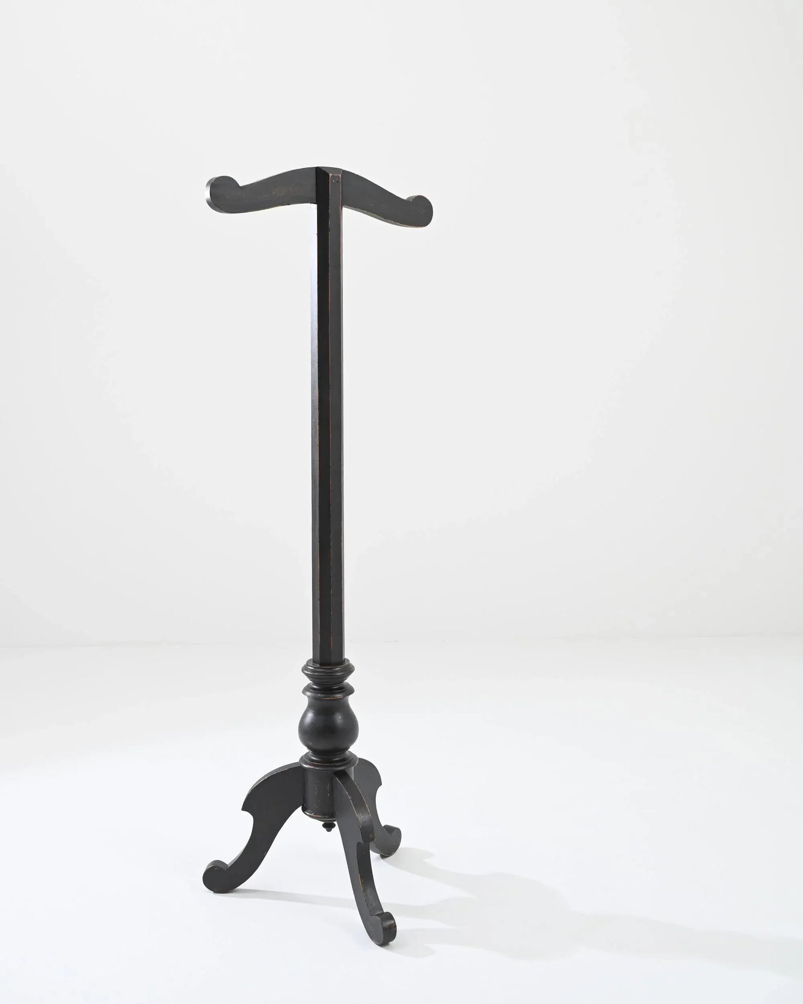 1900s French Wooden Floor Hanger - 13