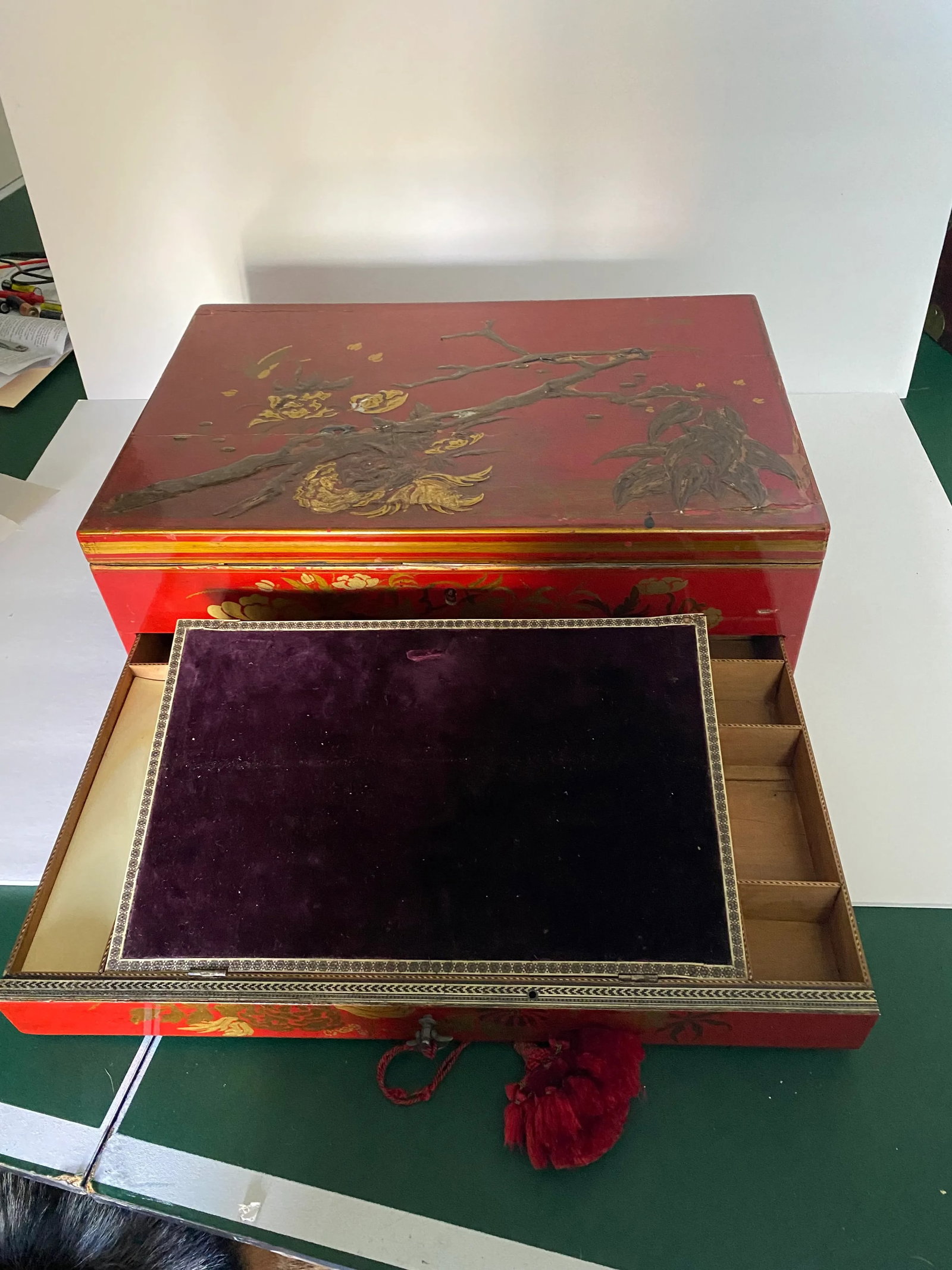 Late 19th Century Antique Red Lacquer Sewing Box - 7