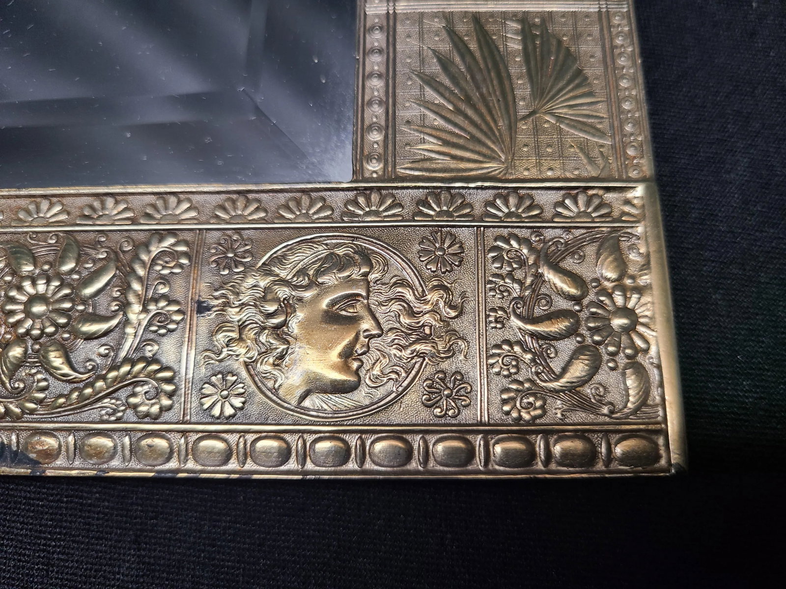 Late 19th Century Native Woman Mirror and Frame 9931 by Meriden Brittania Co. - 8