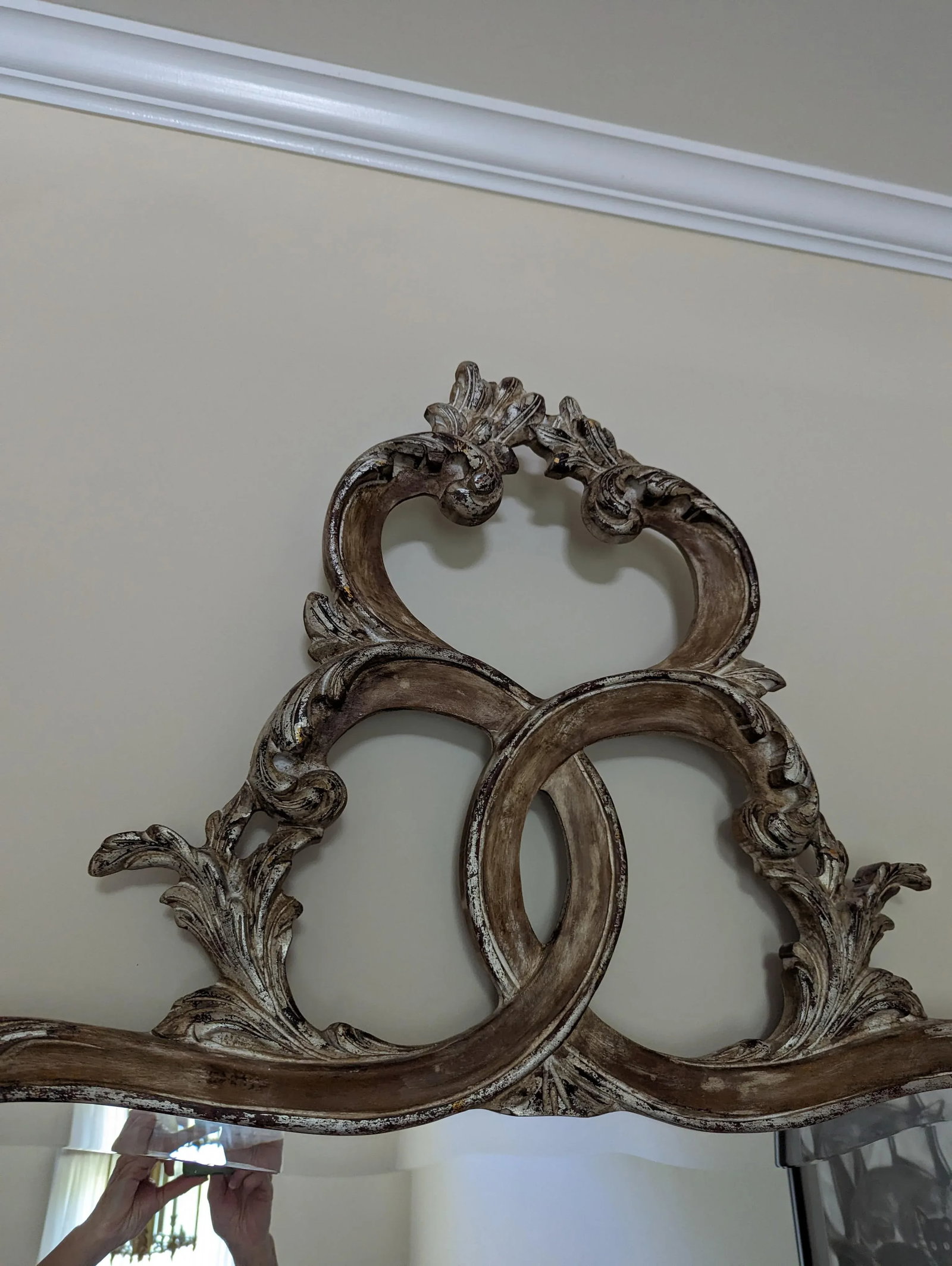 Early 21st Century La Barge Italian Rococo Carved Wood Mirror Silver Gilt - 10