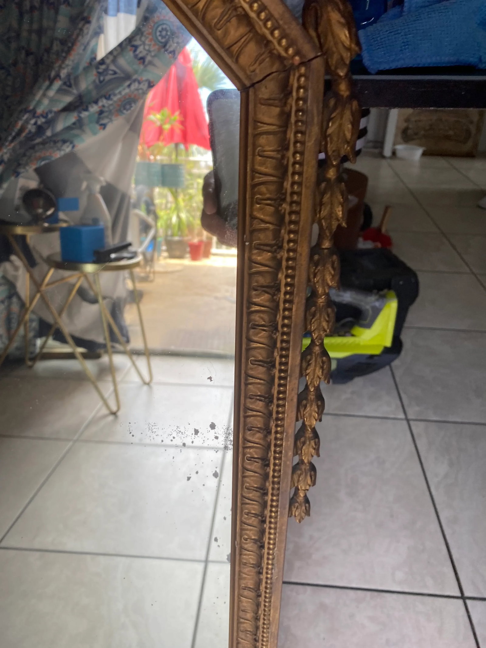 1960s Hollywood Regency Gold Gilt Wood & Geso Mirror - 8