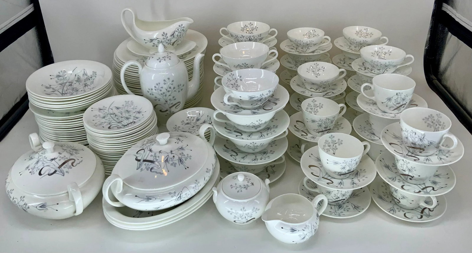 Huge Set of Wedgwood Bone China in Wild Oats Pattern - 2