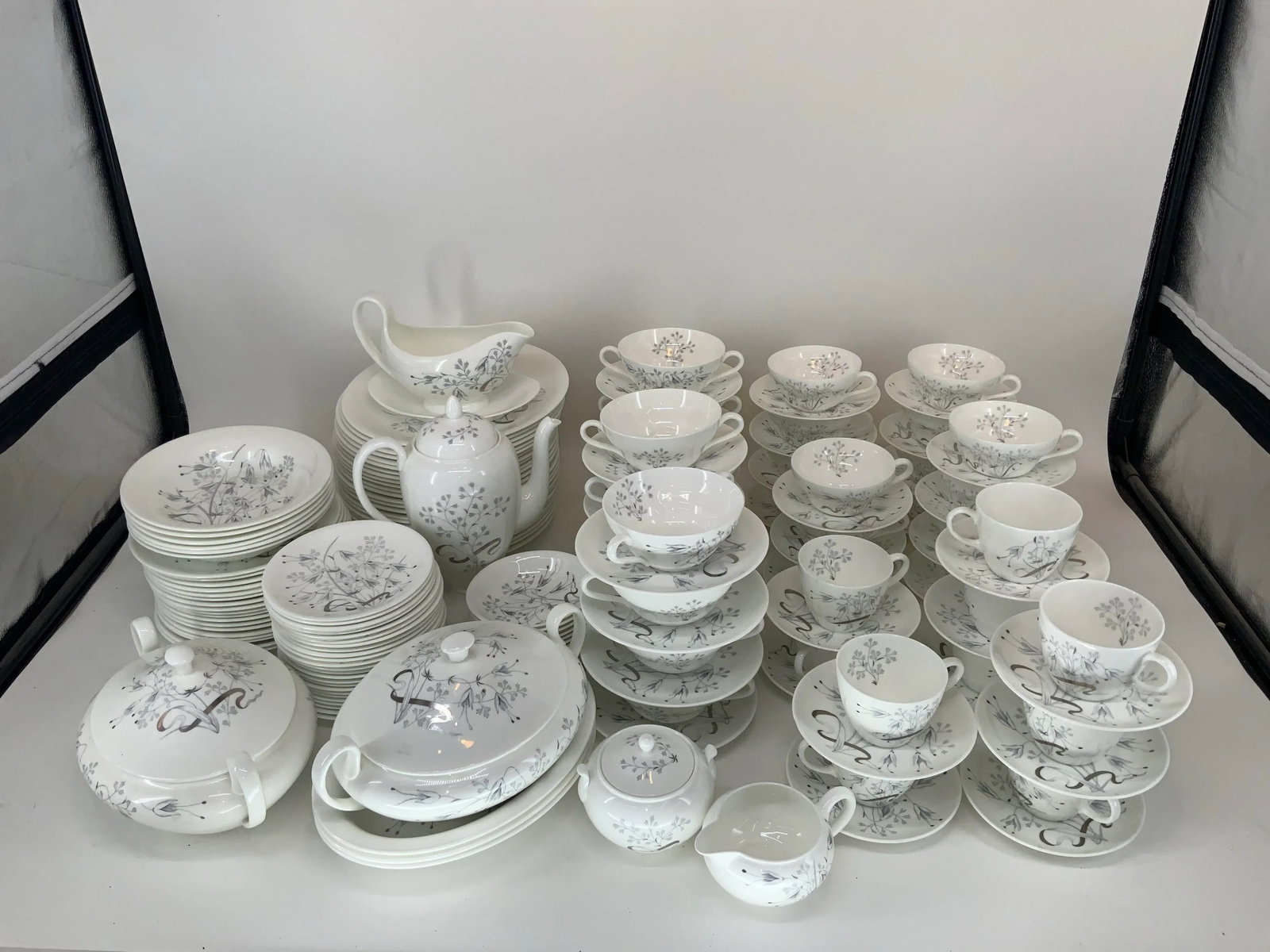 Huge Set of Wedgwood Bone China in Wild Oats Pattern - 3