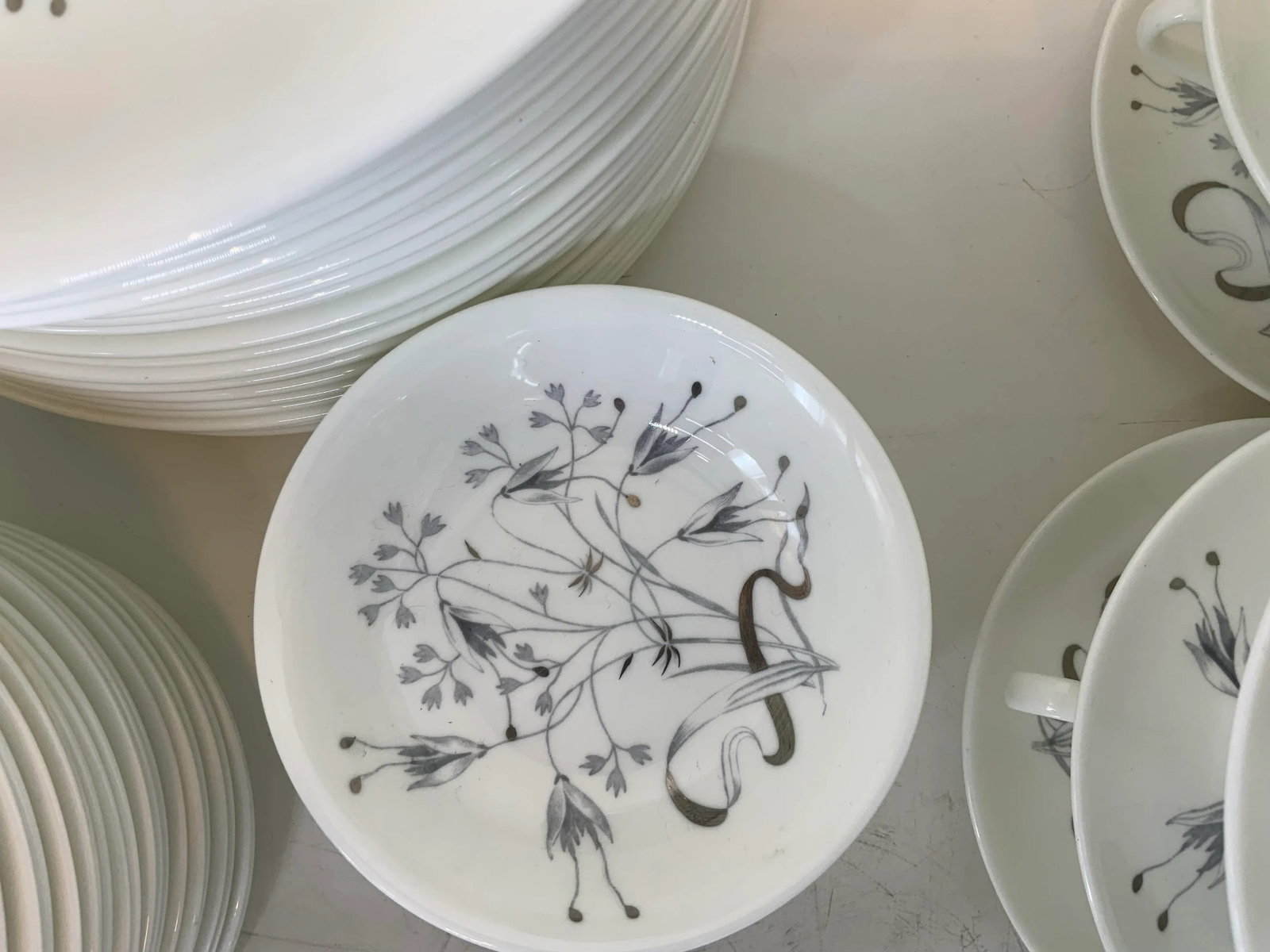 Huge Set of Wedgwood Bone China in Wild Oats Pattern - 6