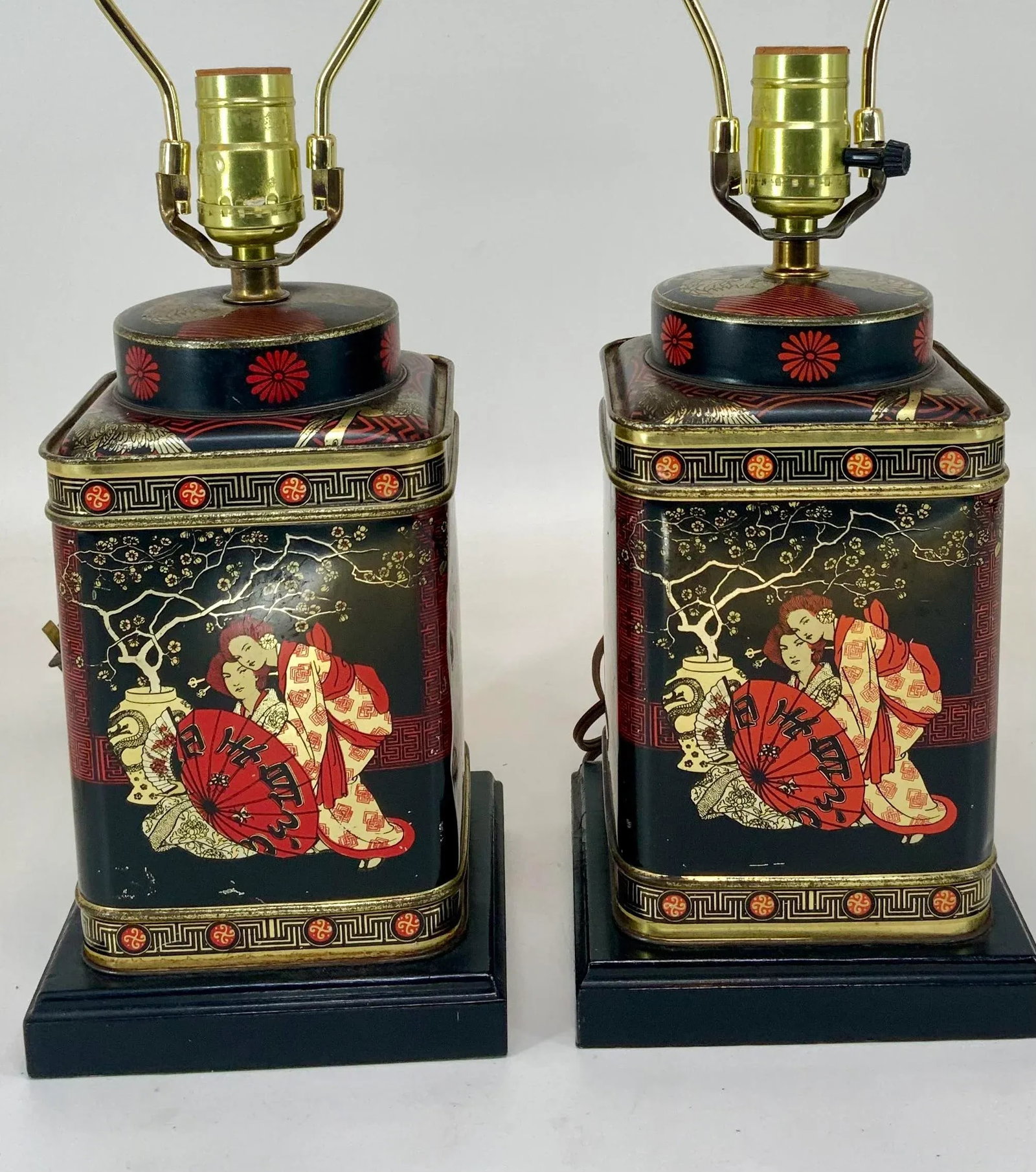 Pair of Vintage English Tole Tea Caddy Chinoiserie Table Lamps - 2