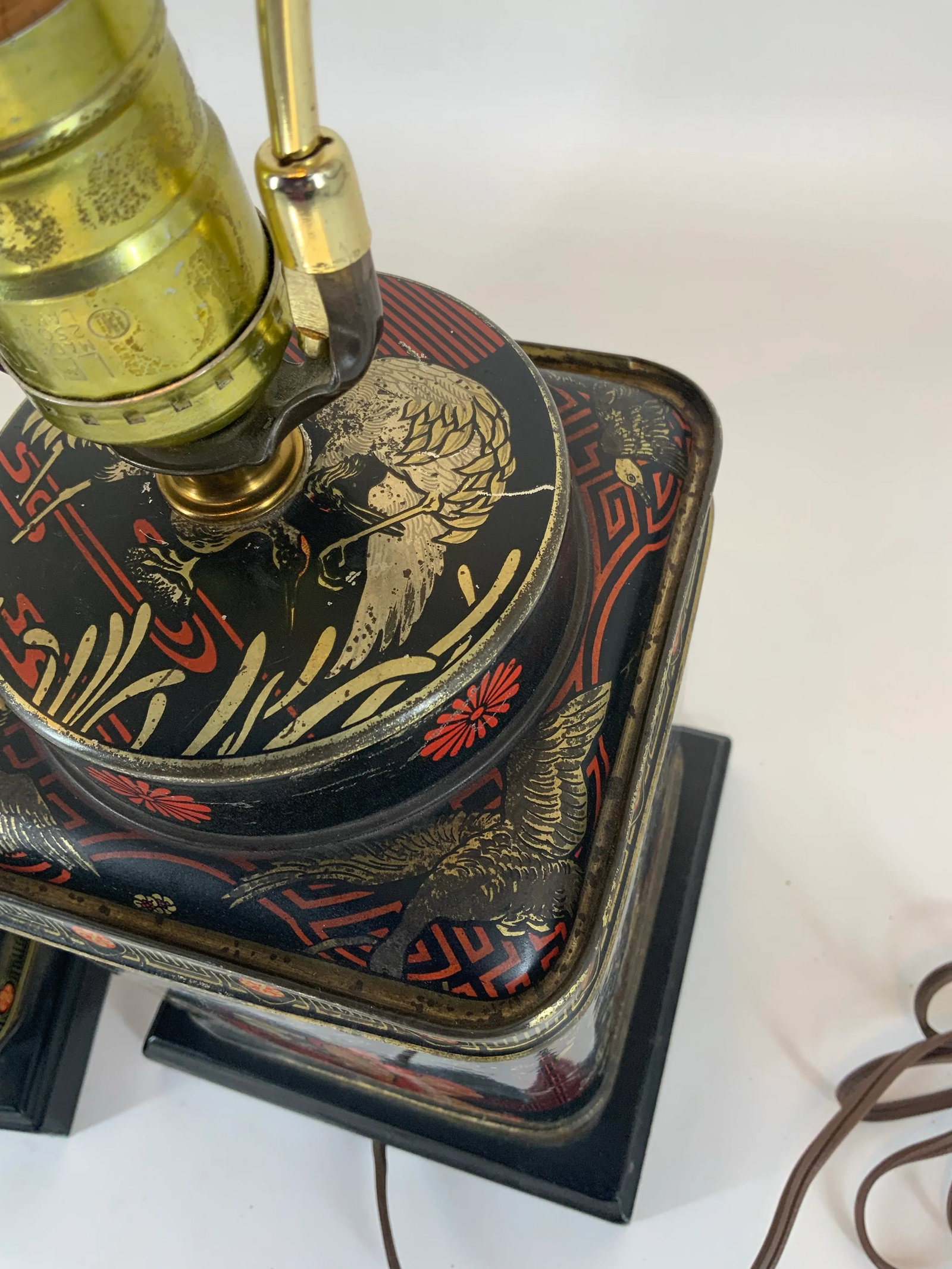 Pair of Vintage English Tole Tea Caddy Chinoiserie Table Lamps - 5