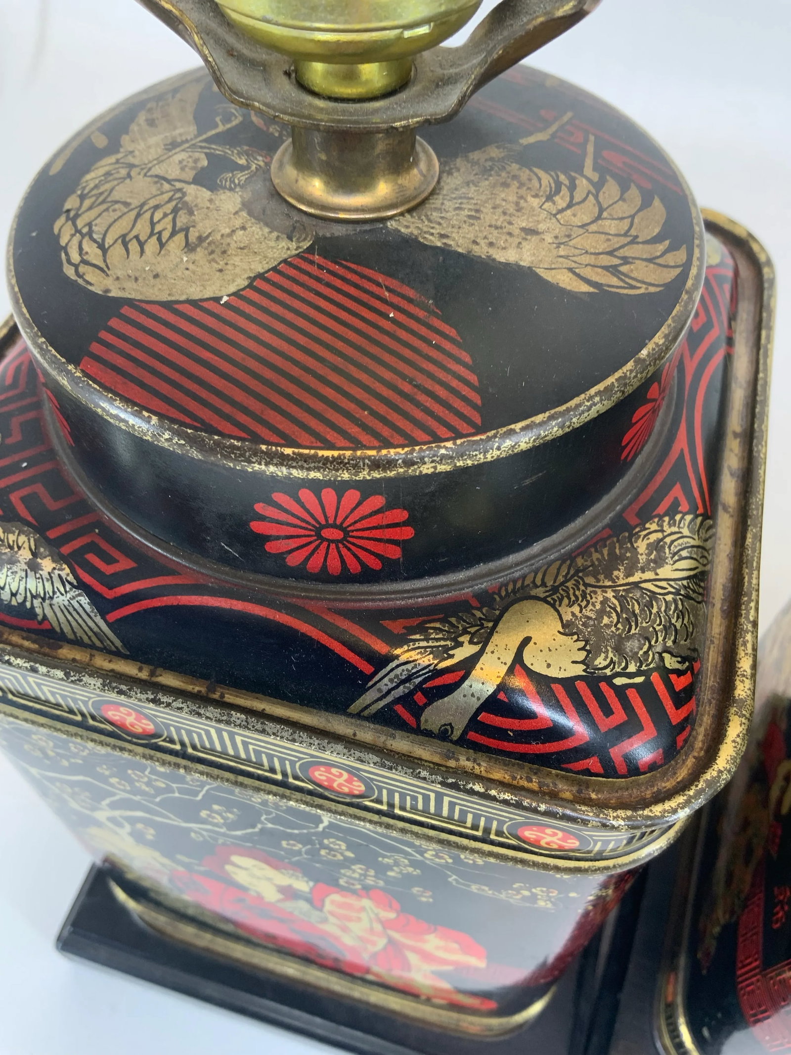 Pair of Vintage English Tole Tea Caddy Chinoiserie Table Lamps - 7