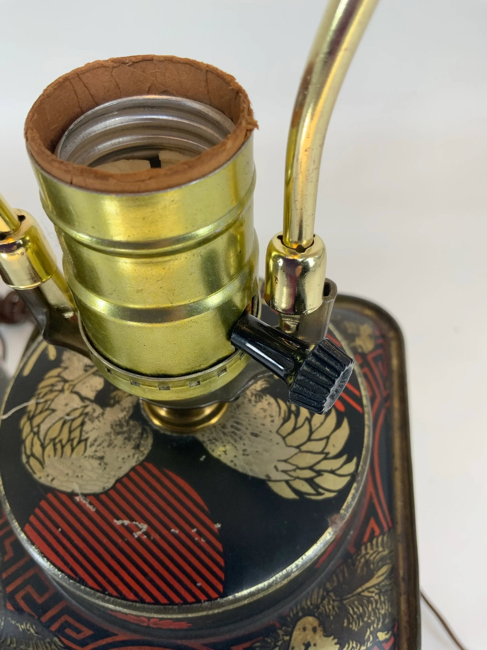 Pair of Vintage English Tole Tea Caddy Chinoiserie Table Lamps - 8