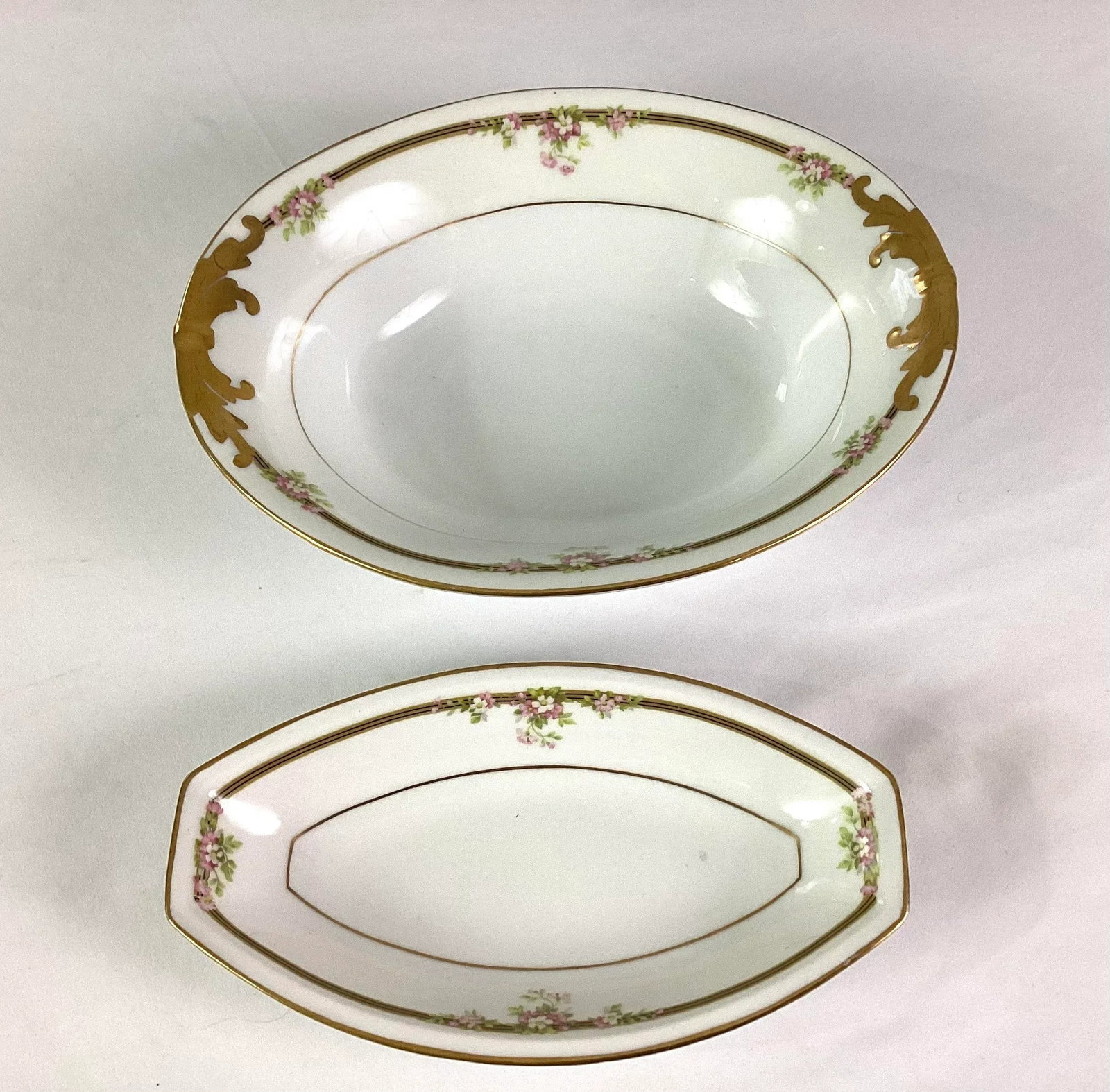 Late 19th Century Imperial Crown China Austria Dinnerware Service for Twelve- 75 Pieces - 3
