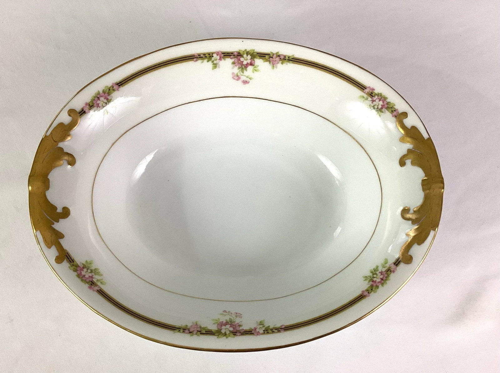Late 19th Century Imperial Crown China Austria Dinnerware Service for Twelve- 75 Pieces - 8