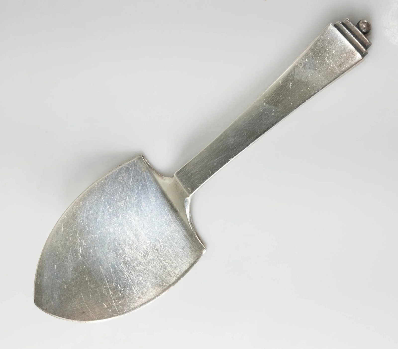 Mid-Century Modern Sterling Silver Server in Pyramid Pattern by Georg Jensen - 4