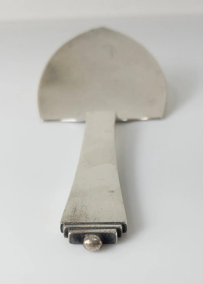 Mid-Century Modern Sterling Silver Server in Pyramid Pattern by Georg Jensen - 5