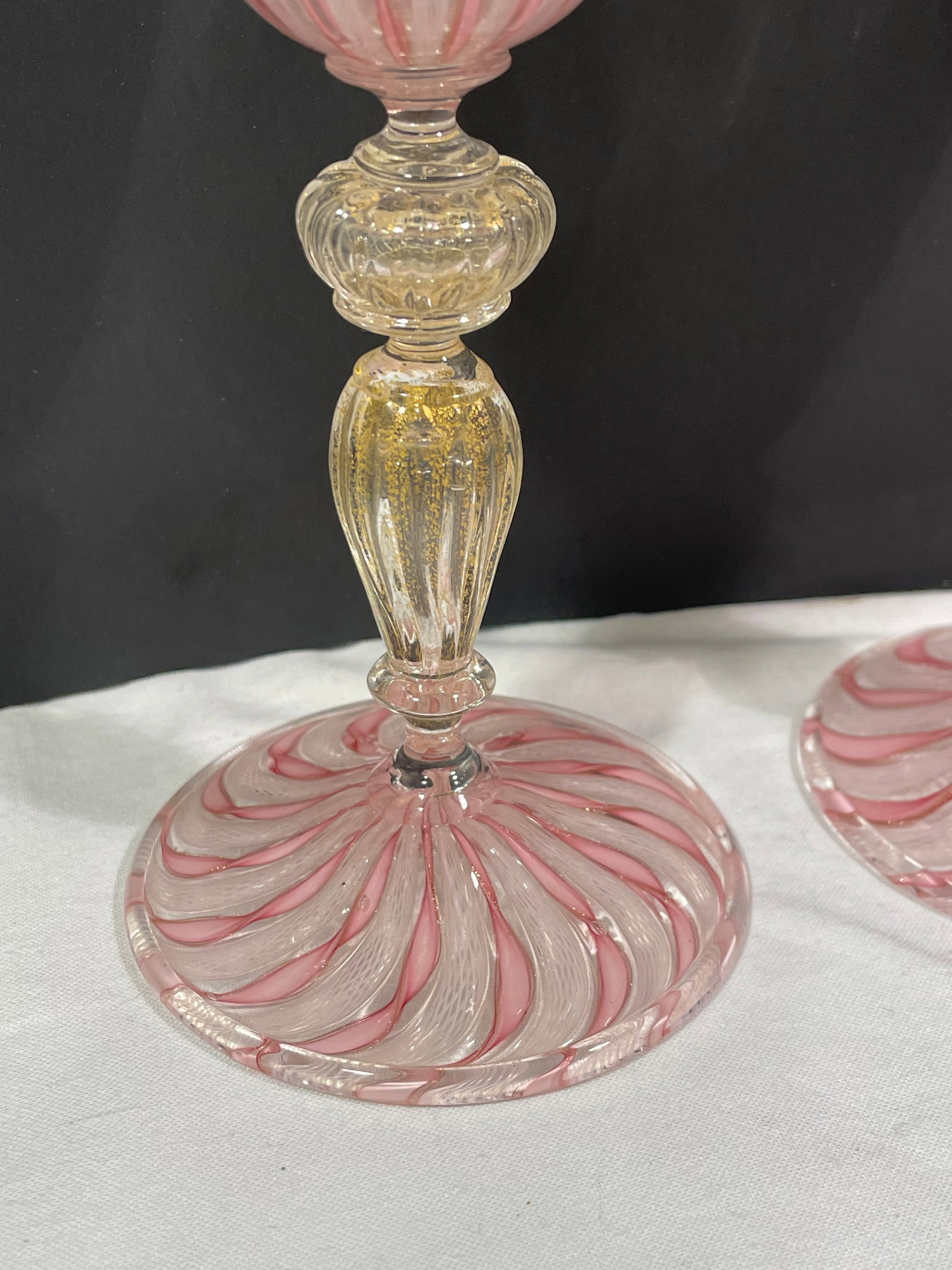 Set of 2 Zanfirico Salviati Murano Style Pink Ribbon Glass Gold Dust Wine Glasses - 7
