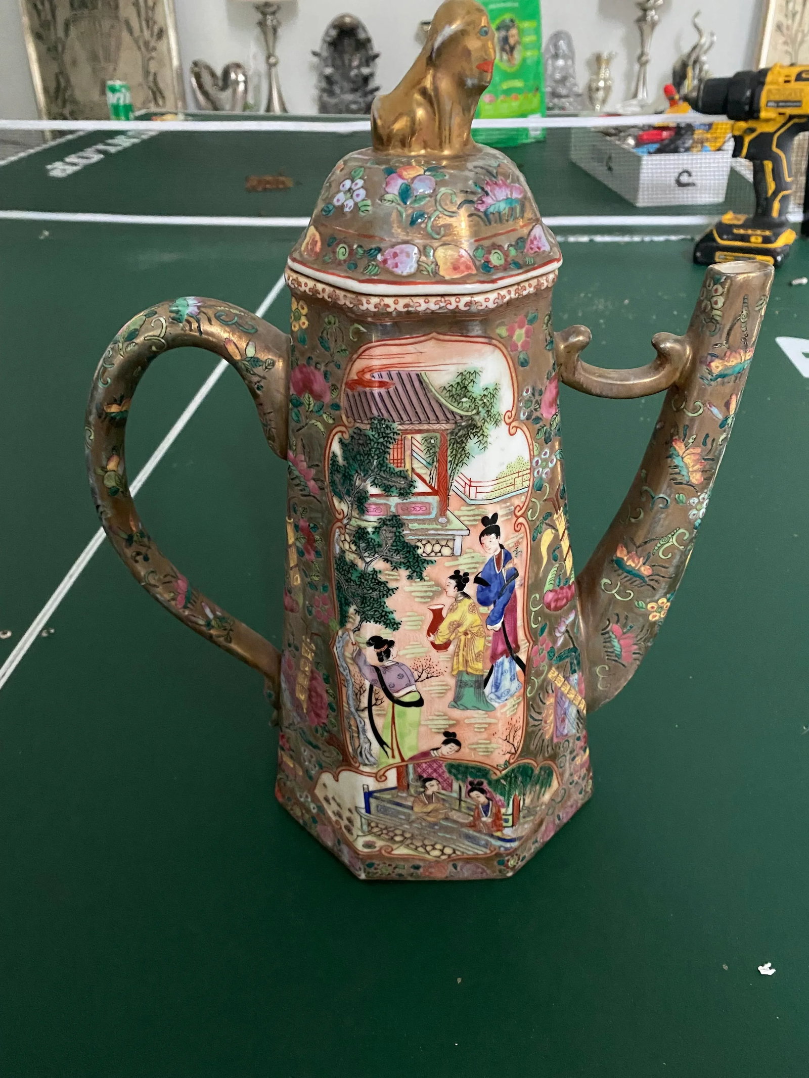 1950s Large Rose Medallion Chinese Export Tea Pot - 8