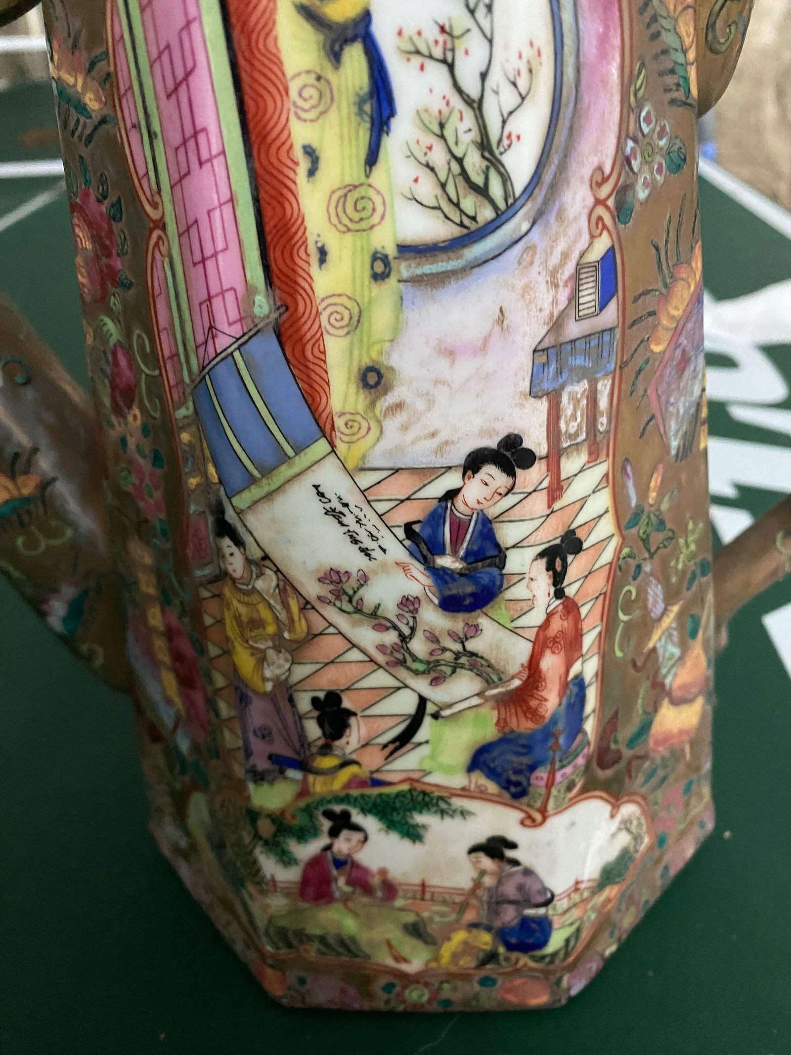 1950s Large Rose Medallion Chinese Export Tea Pot - 9