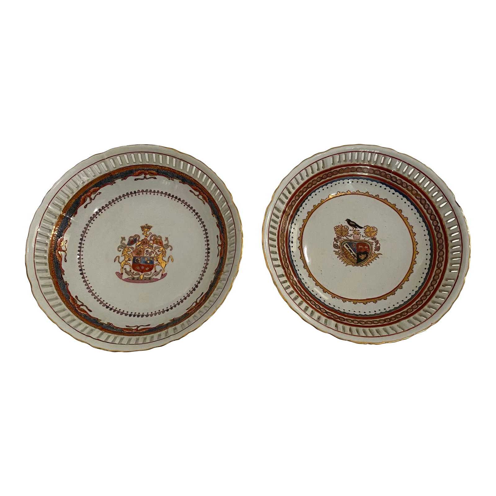 Pair of 1980s Chinese Export Armorial Bowls (1 of 9)