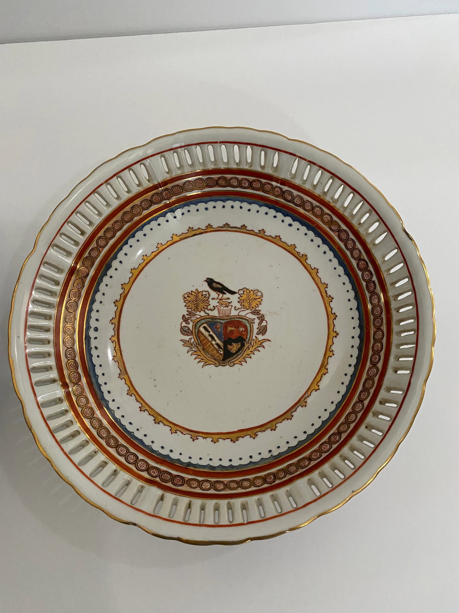 Pair of 1980s Chinese Export Armorial Bowls - 7