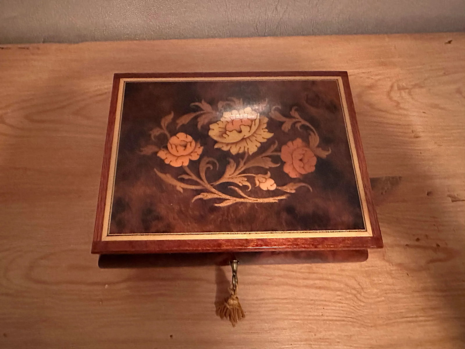 1970s Italian Wooden Music Box With Decorative Inlay Floral Design Plays "Love Story" - 2