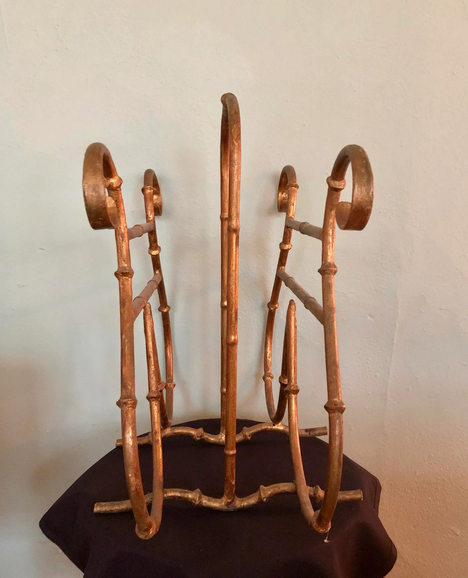 1950s Vintage Hollywood Regency Faux Bamboo Magazine Rack - 3