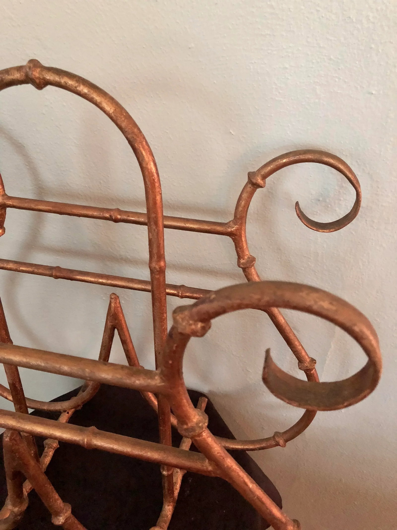 1950s Vintage Hollywood Regency Faux Bamboo Magazine Rack - 5