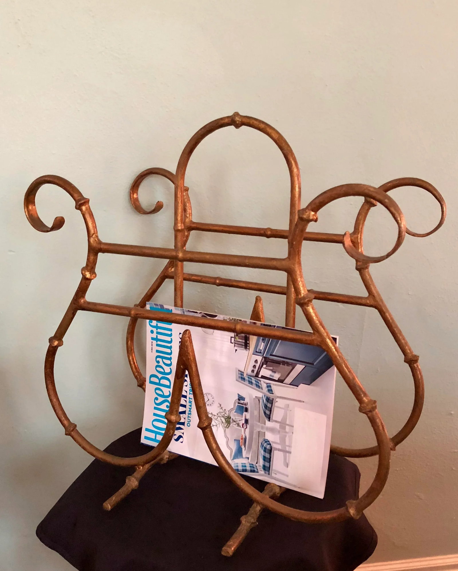 1950s Vintage Hollywood Regency Faux Bamboo Magazine Rack - 7