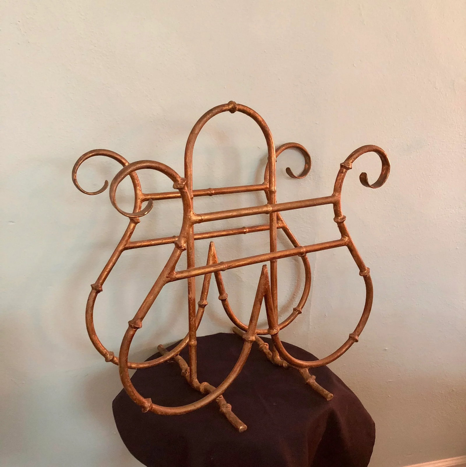 1950s Vintage Hollywood Regency Faux Bamboo Magazine Rack - 8