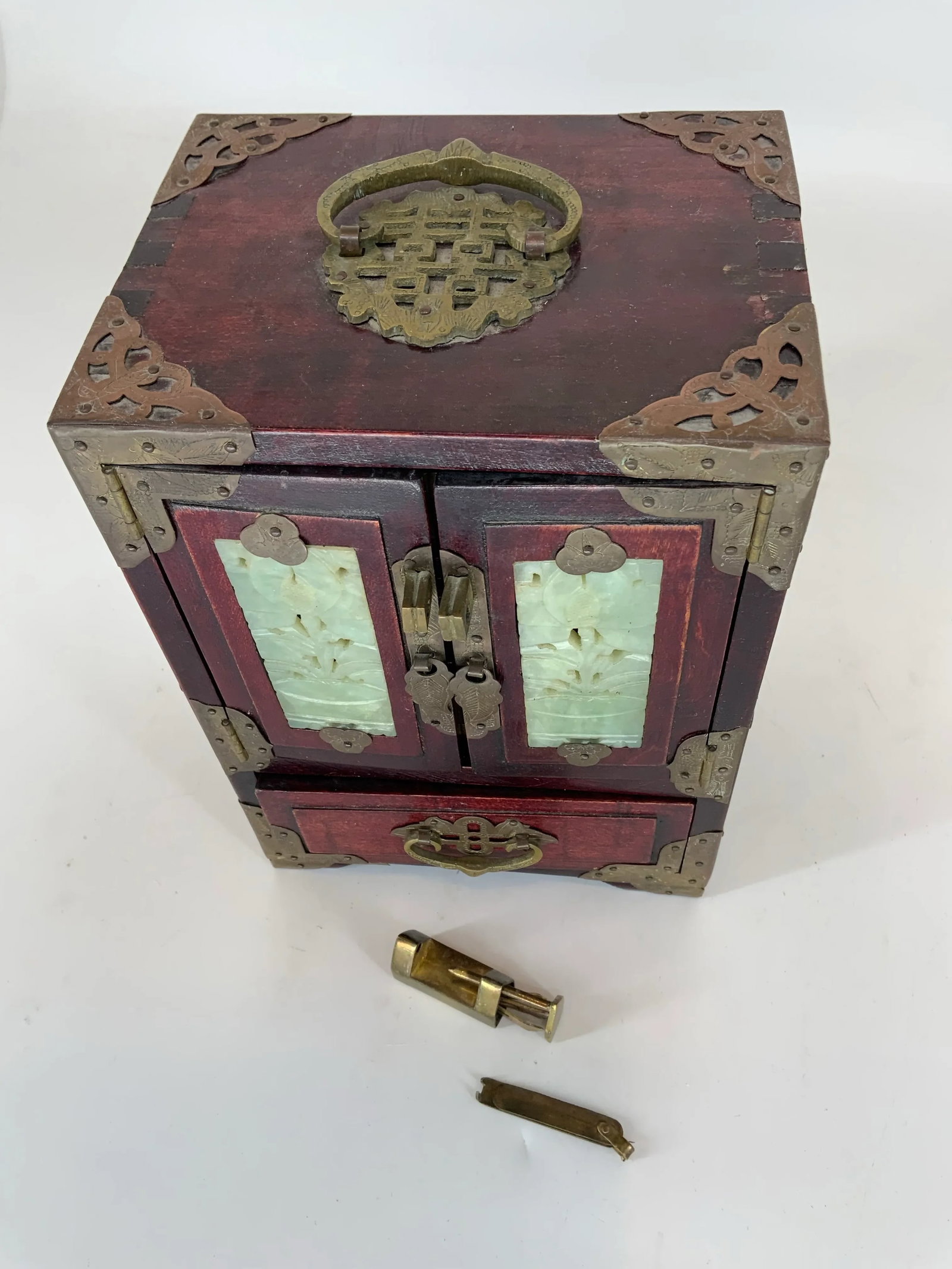 Vintage Chinese Jewelry Box With Carved Hardstone Inserts and Brass Hardware - 9