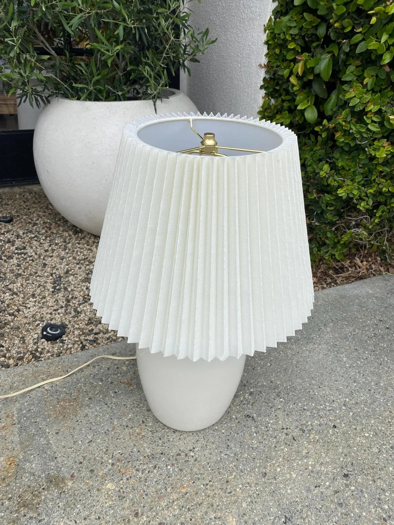 Vintage Ceramic Lamp With Pleated Shade - 3