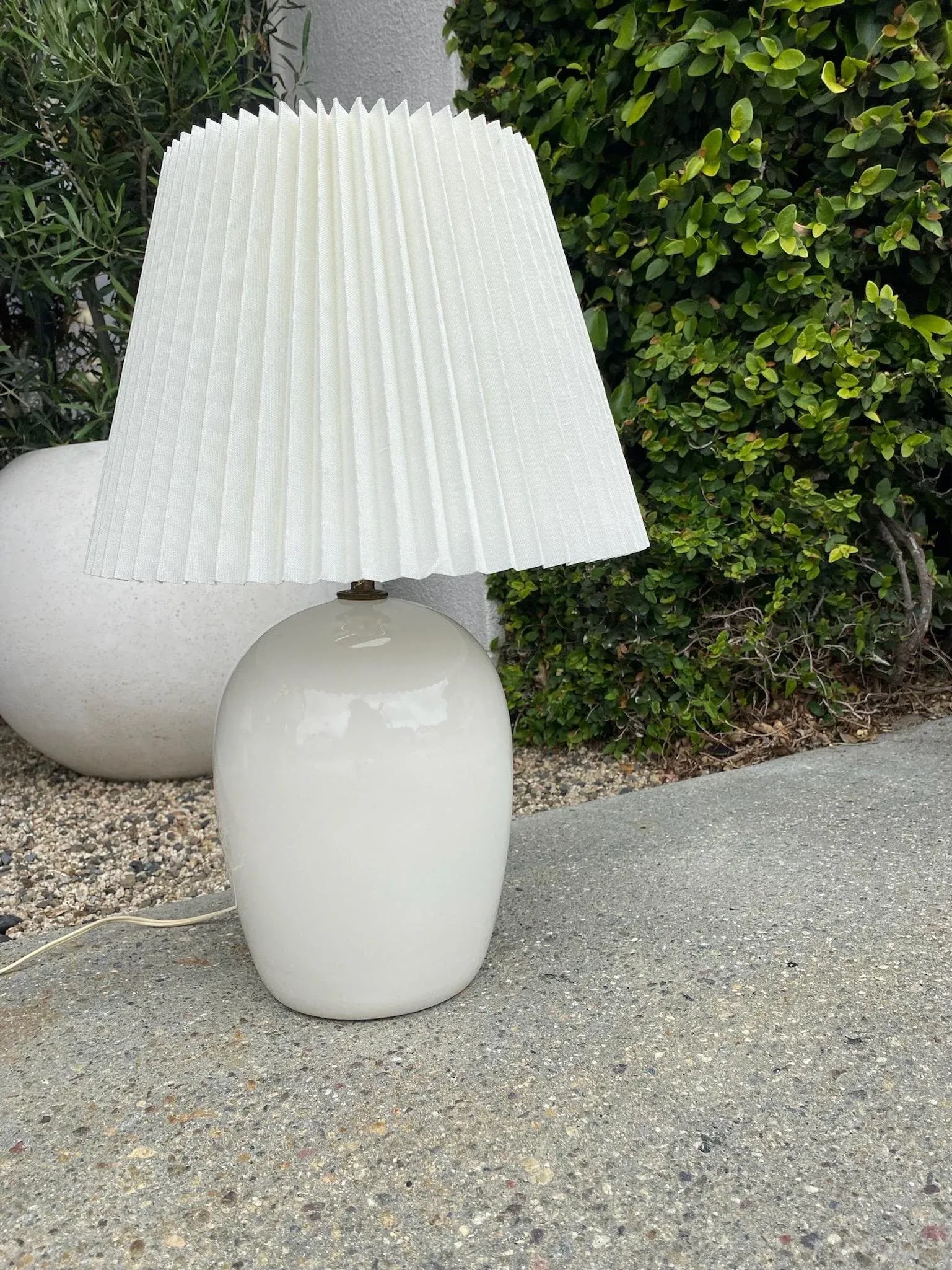 Vintage Ceramic Lamp With Pleated Shade - 9