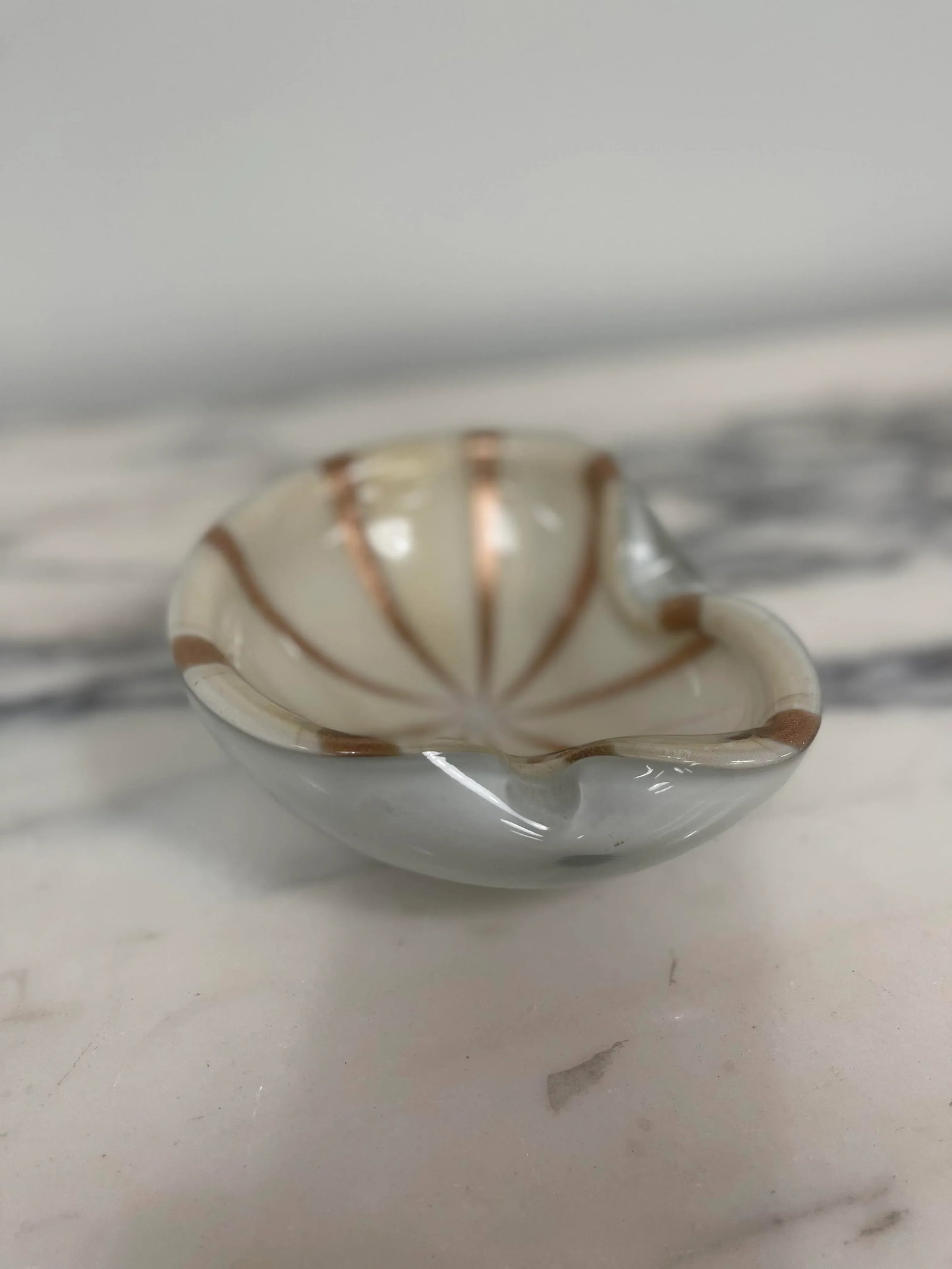 Circus Barbini 1950's Murano Attributed Glass Gold and Cream Bowl - 4