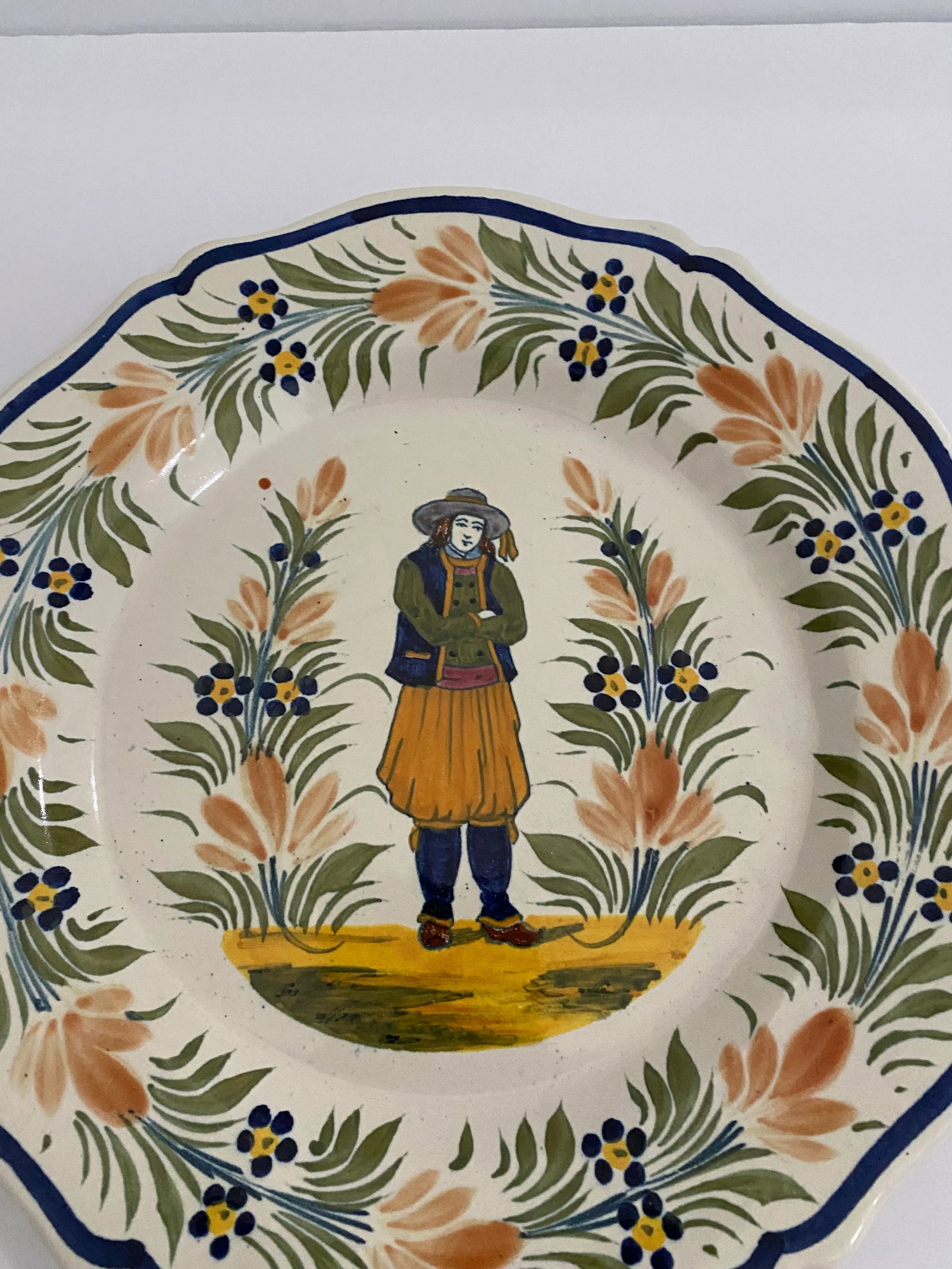 Pair of Vintage Italian Handpainted Faience Plates - 2