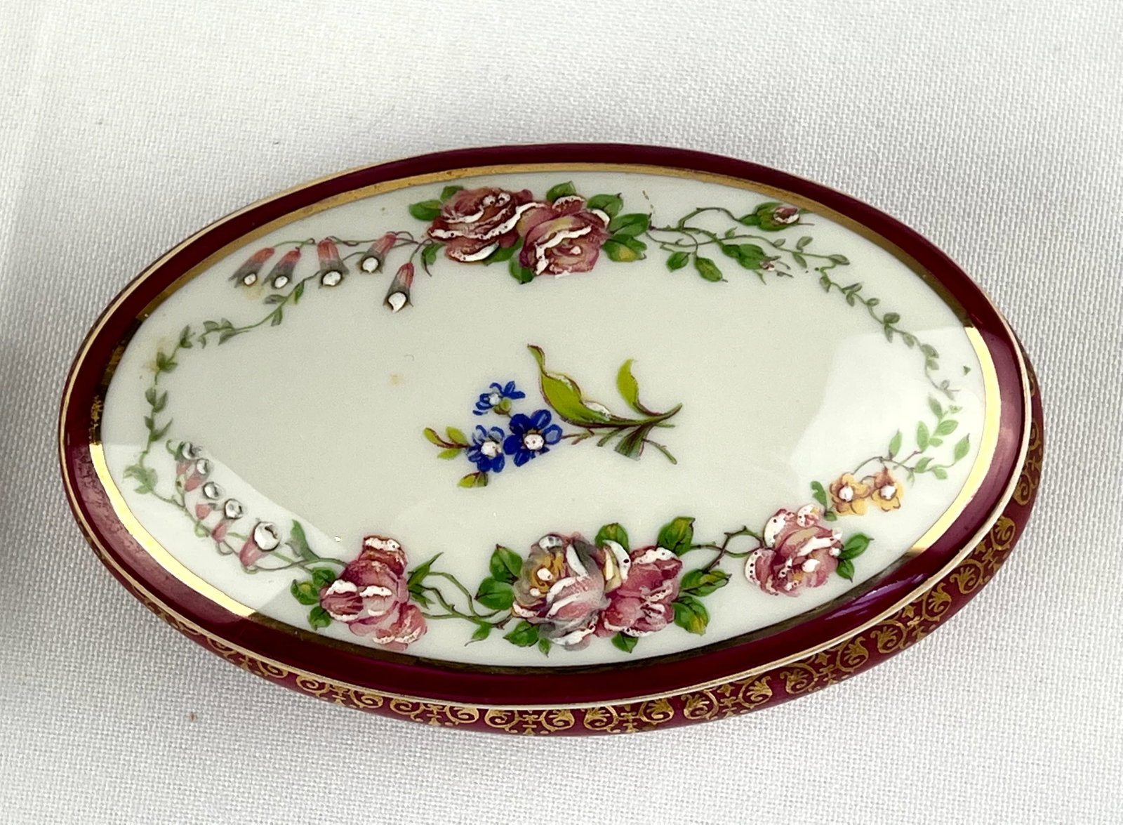Late 20th Century French Limoge Trinket Box by Rehaussee Main - 3
