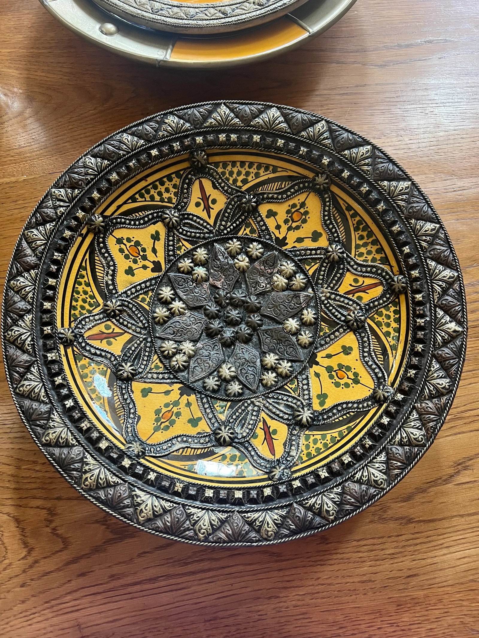 1980s Moroccan Inlaid & Engraved Ceramic Plate - 4
