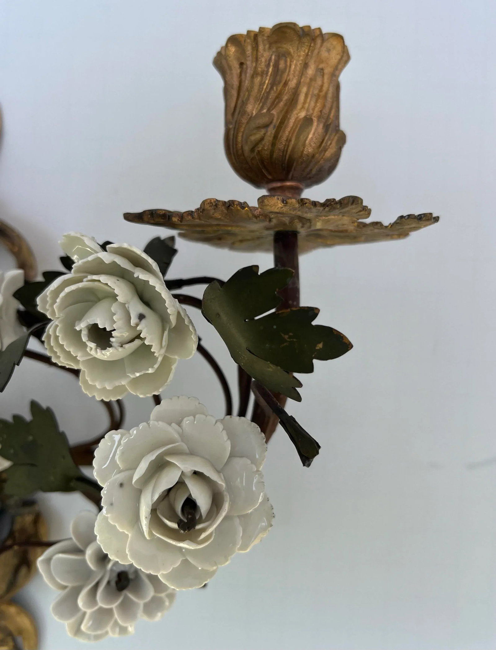 French Pair of Period Louis XV Tole, Ormolu and Porcelain Flower Wall Sconces. - 10