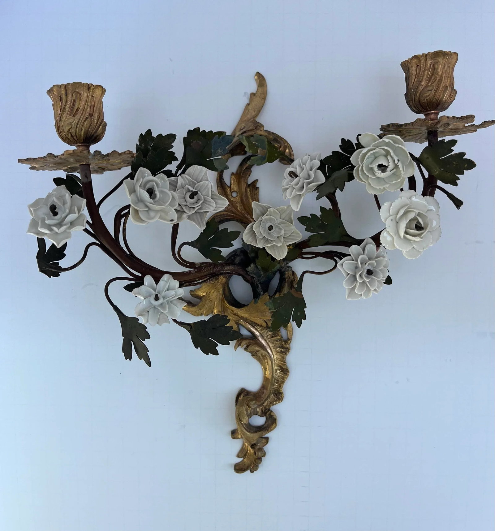 French Pair of Period Louis XV Tole, Ormolu and Porcelain Flower Wall Sconces. - 12