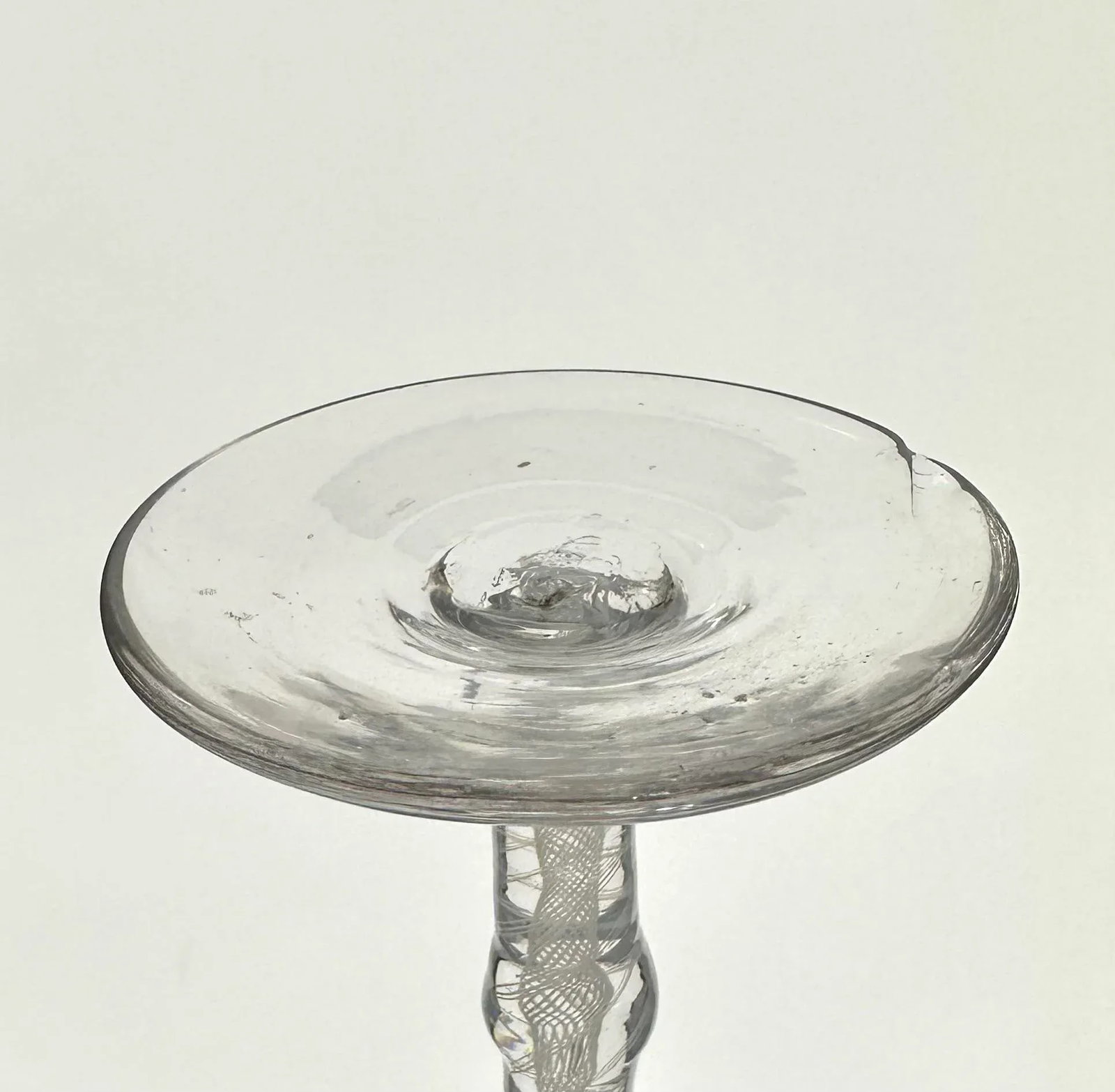 Mid 18th Century George III Double Knopped Double Series Air Twist Wine Glass - 4