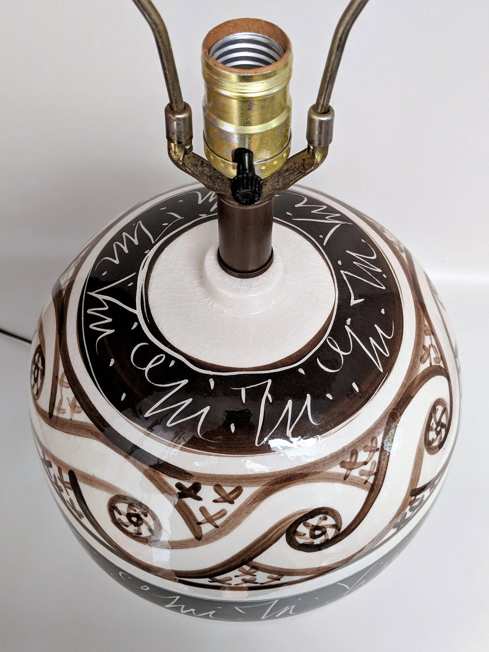 Vintage 1970s Cream & Brown Ceramic Table Lamp - 8