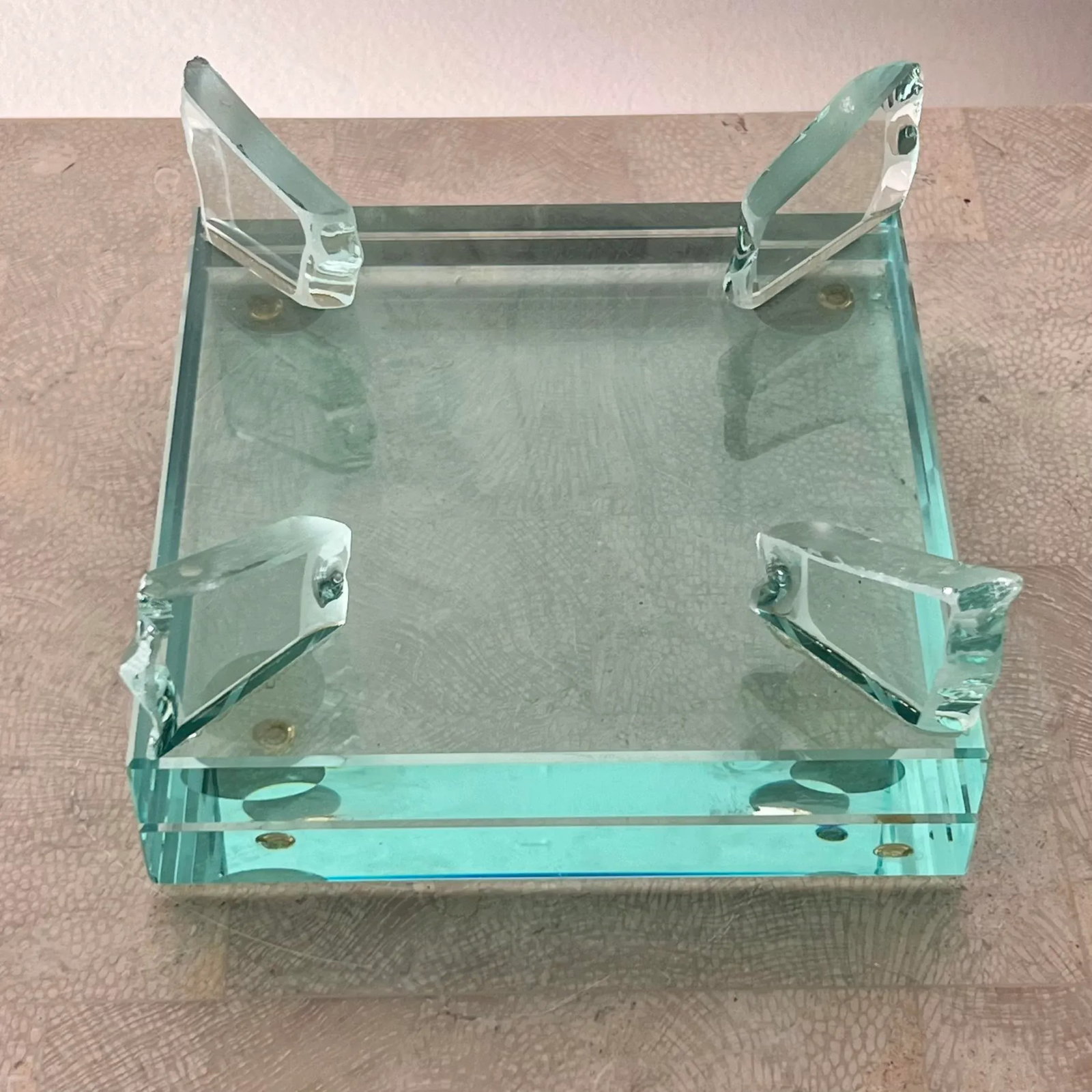 Monumental Art Glass Platter With Frosted Motif, on Plinth, Late 20th Century - 4