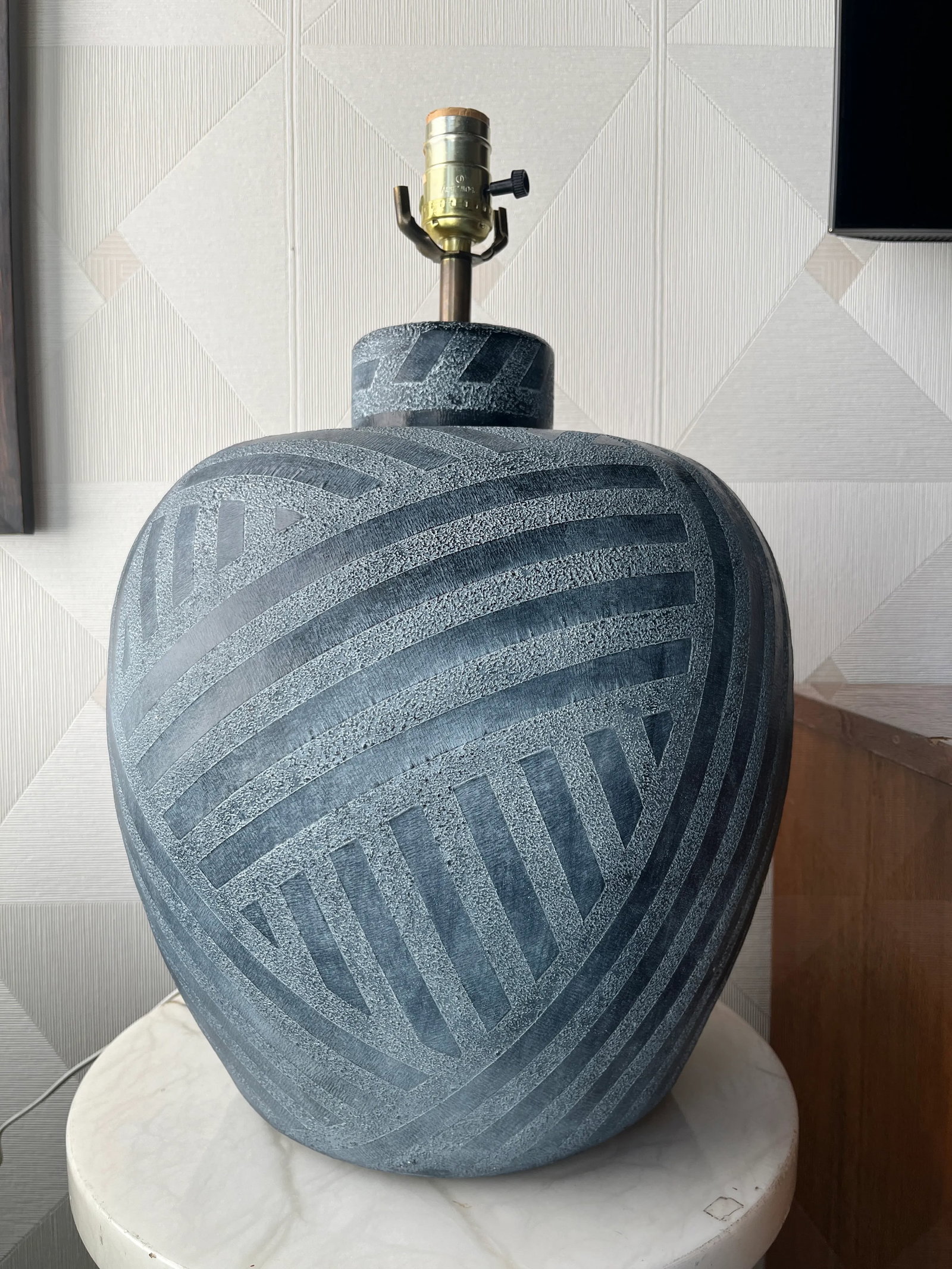 Late 20th Century Postmodern Textured Plaster Table Lamp - 2