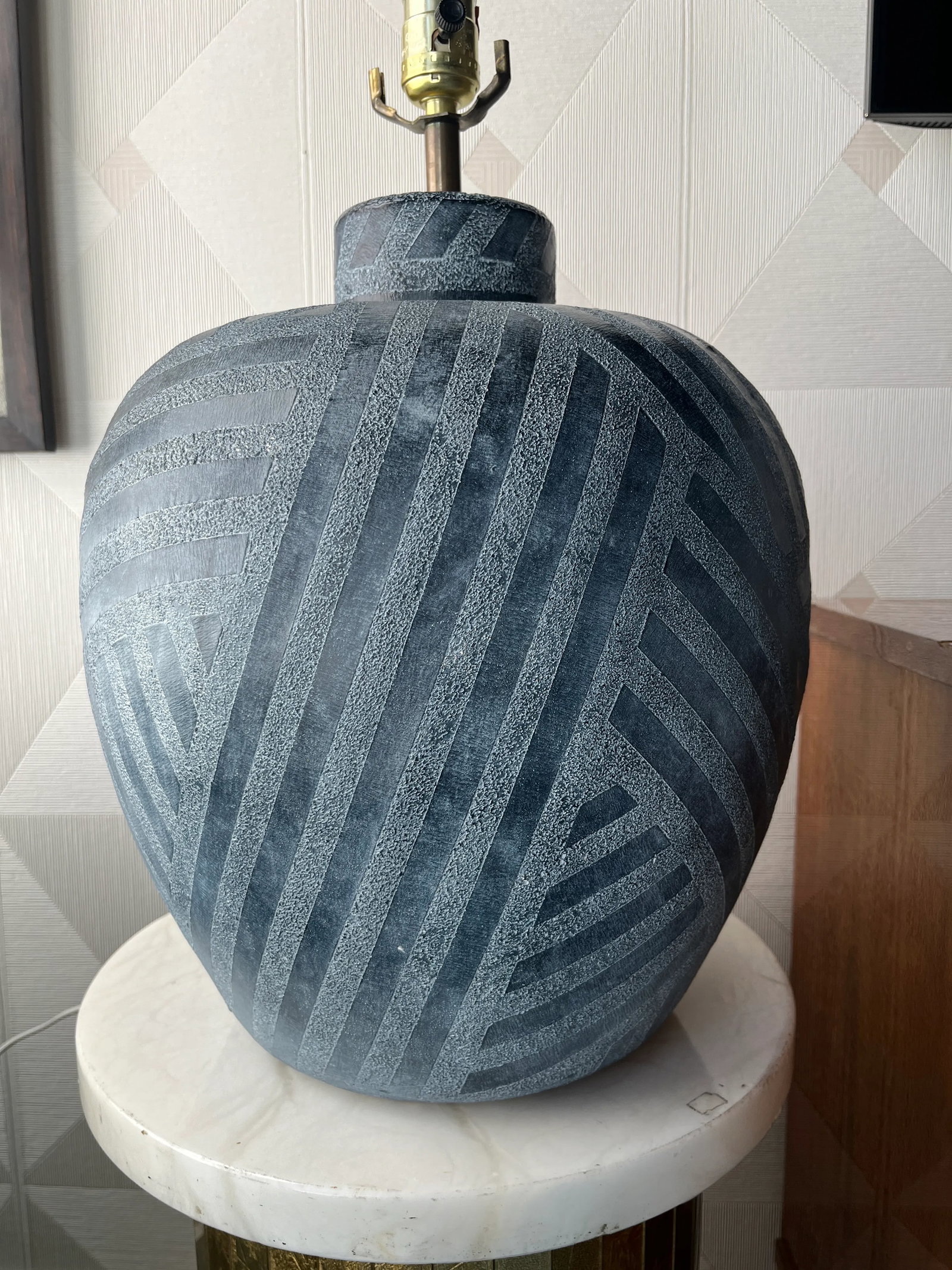 Late 20th Century Postmodern Textured Plaster Table Lamp - 3