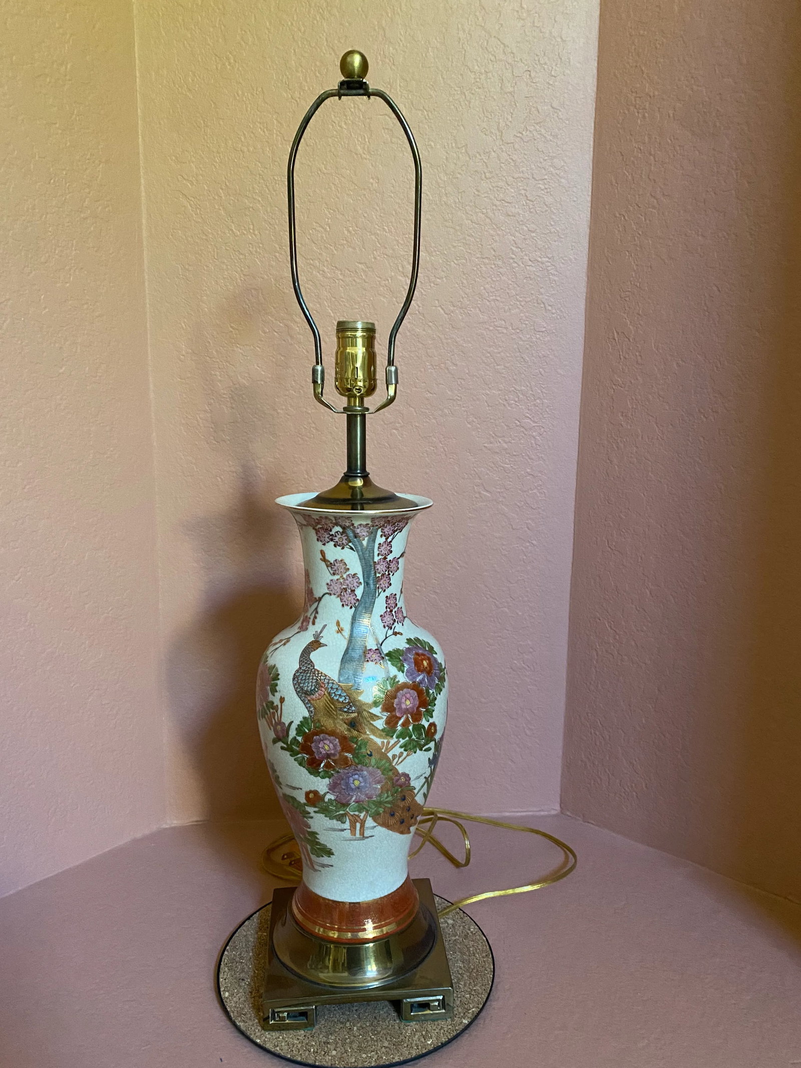 Vintage 1980s Peacock Chinoiserie Table Lamp - 2