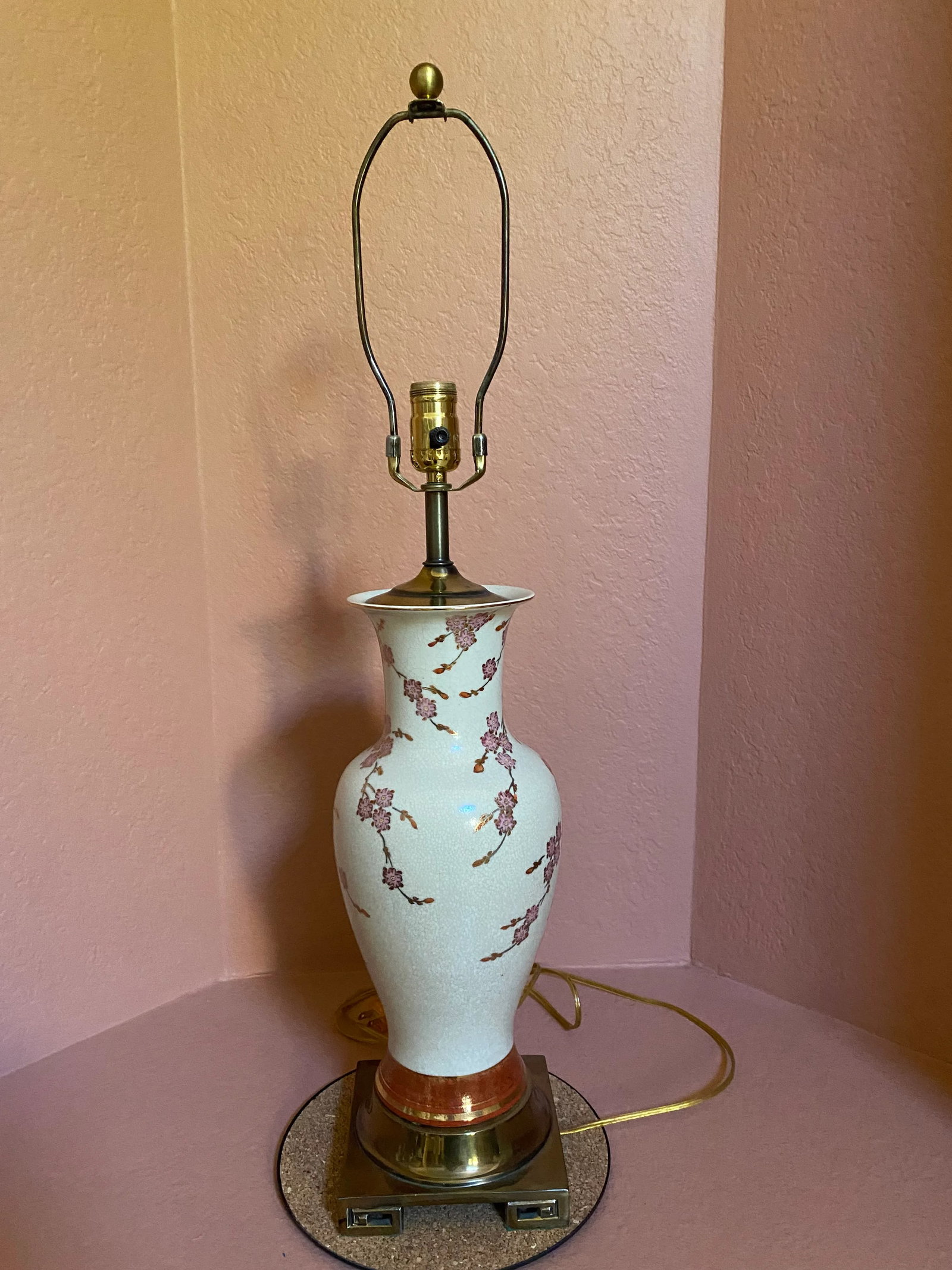 Vintage 1980s Peacock Chinoiserie Table Lamp - 3