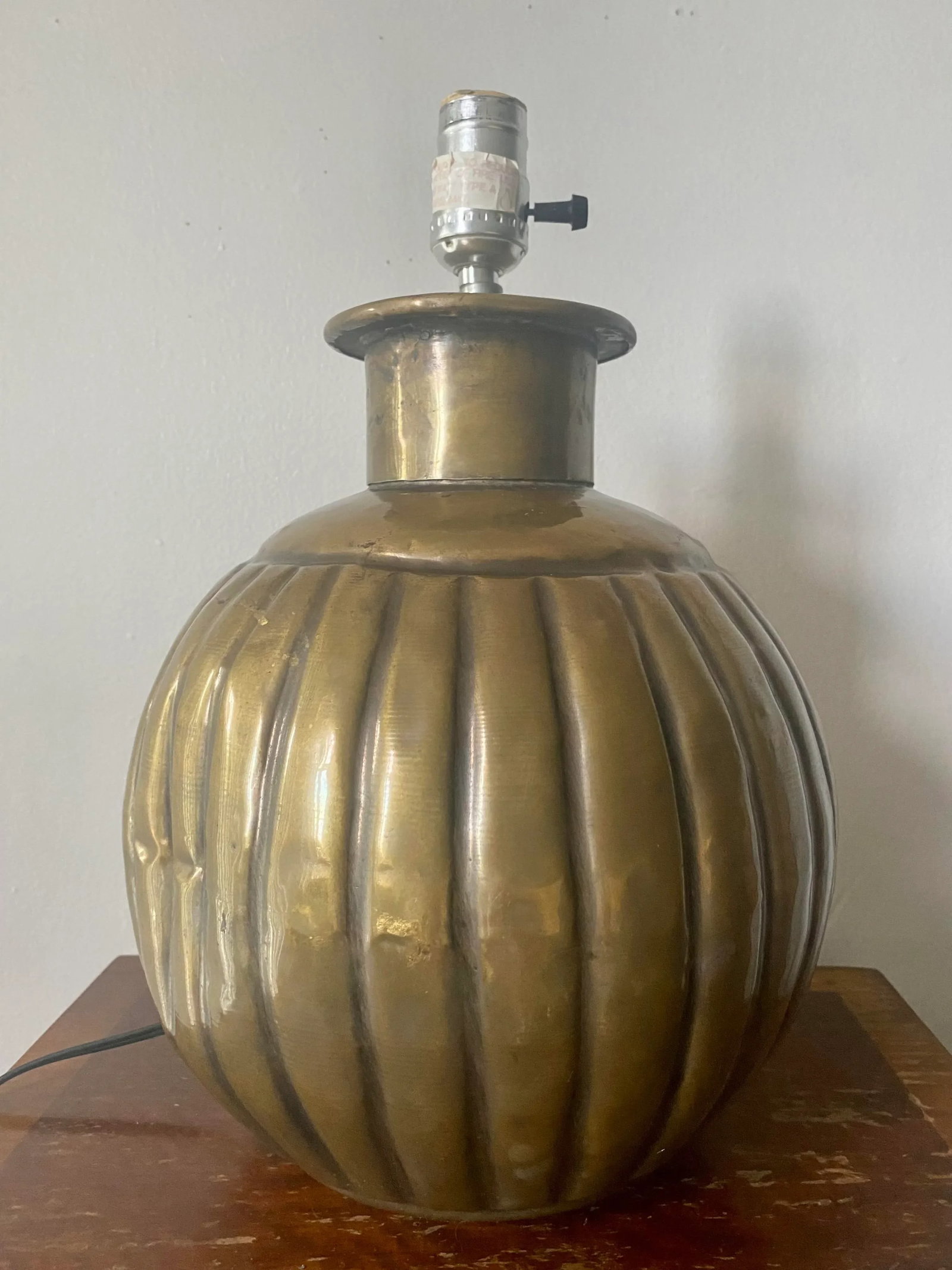 1970s Ribbed Melon Ball Table Lamp - 4