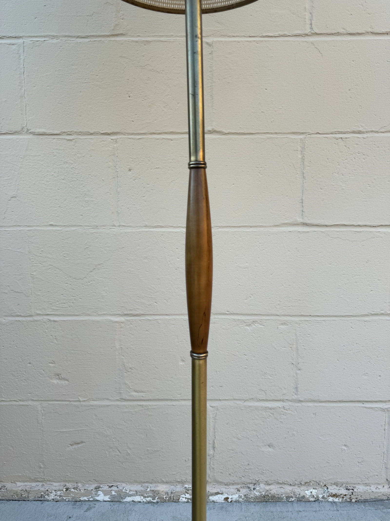 Mid-Century Modern Brass and Wood Floor Lamp With Double Fiberglass Drum Shade - 3