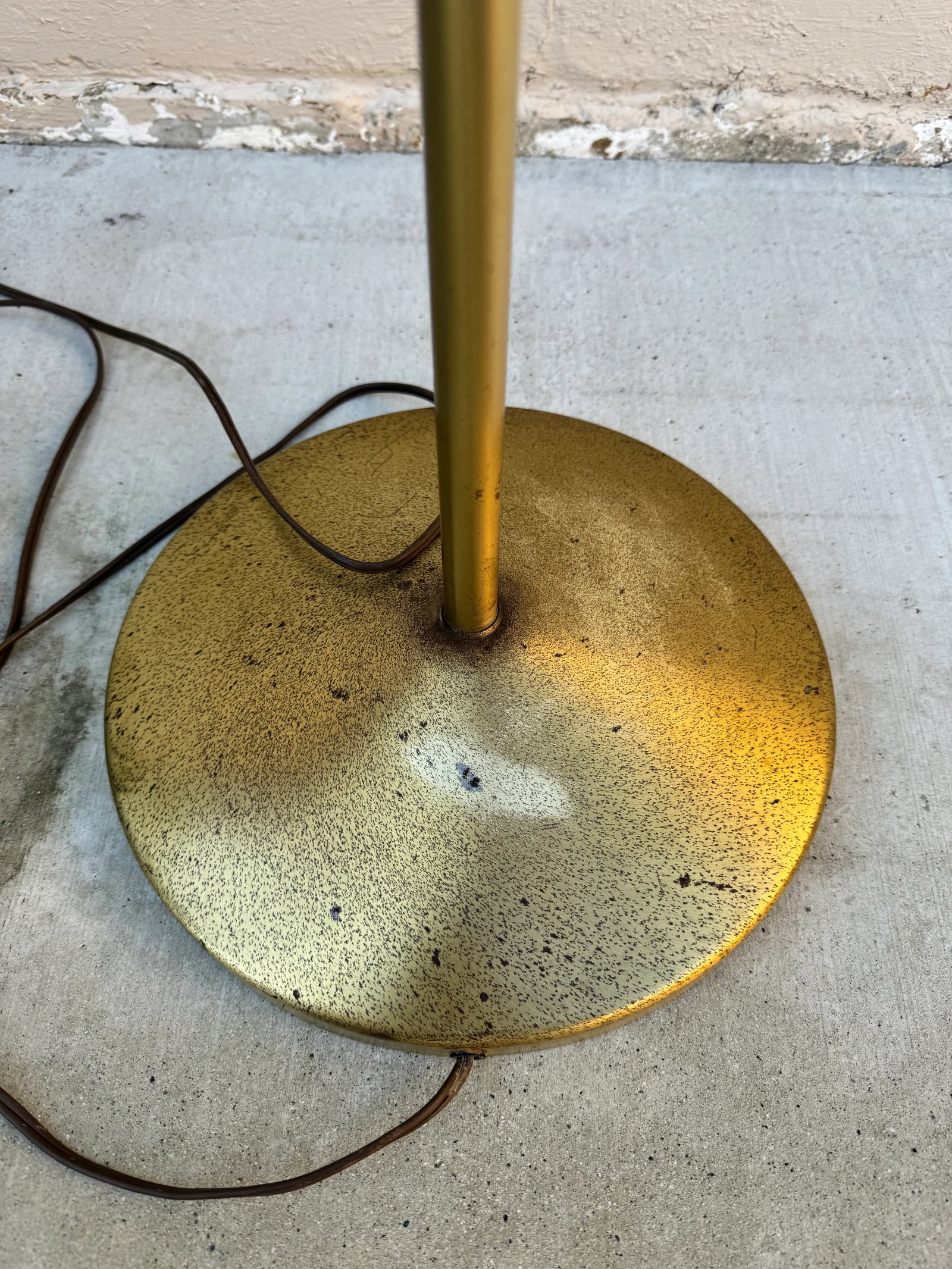 Mid-Century Modern Brass and Wood Floor Lamp With Double Fiberglass Drum Shade - 7