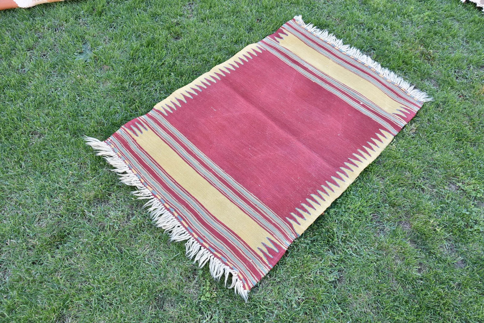 1970s Traditional Hand Knotted Turkish Cappadocia Small Size Kilim Rug - 2