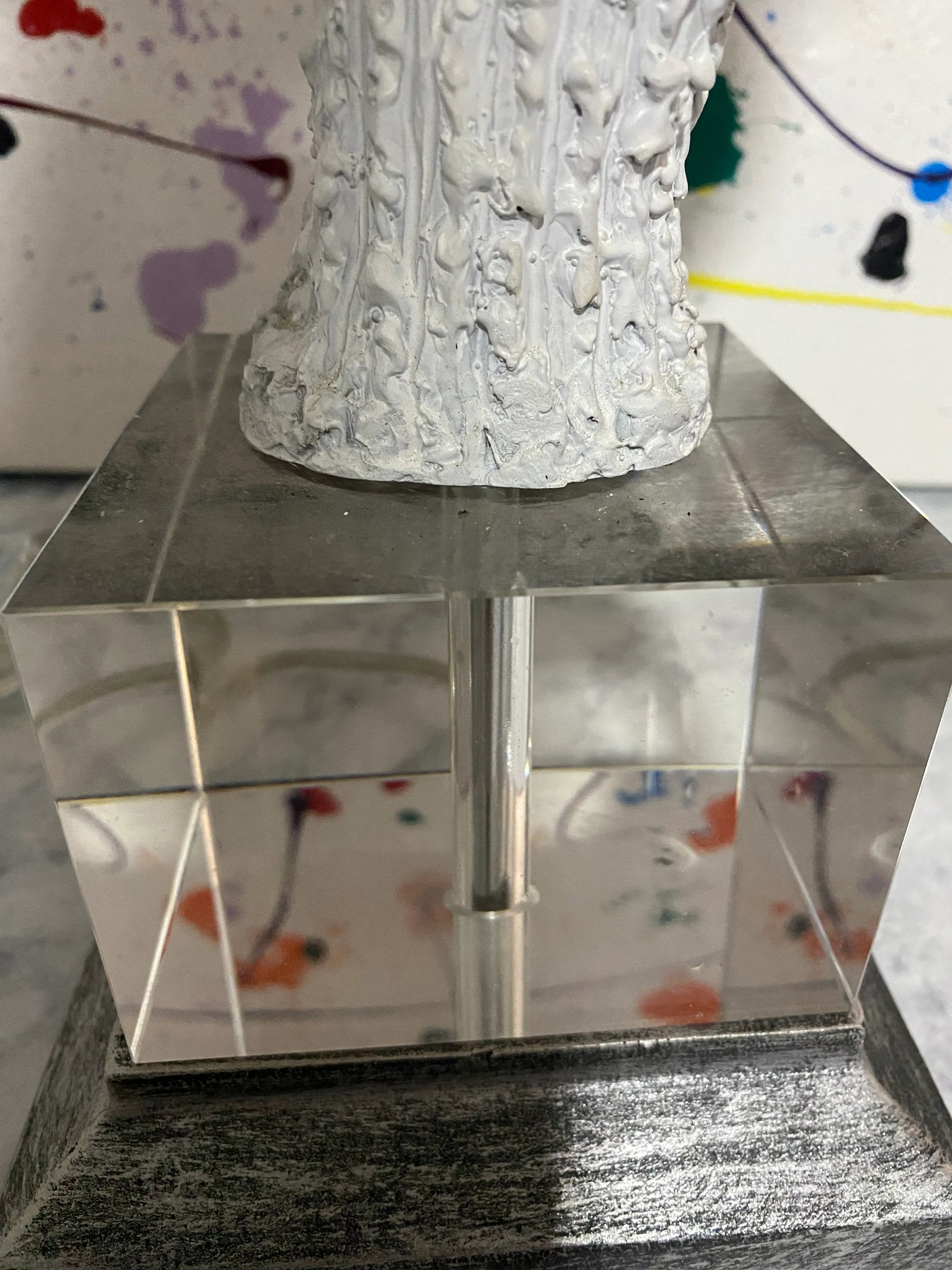 Pair of Midcentury Modern Faux Horn Lamps on Lucite Base - 10