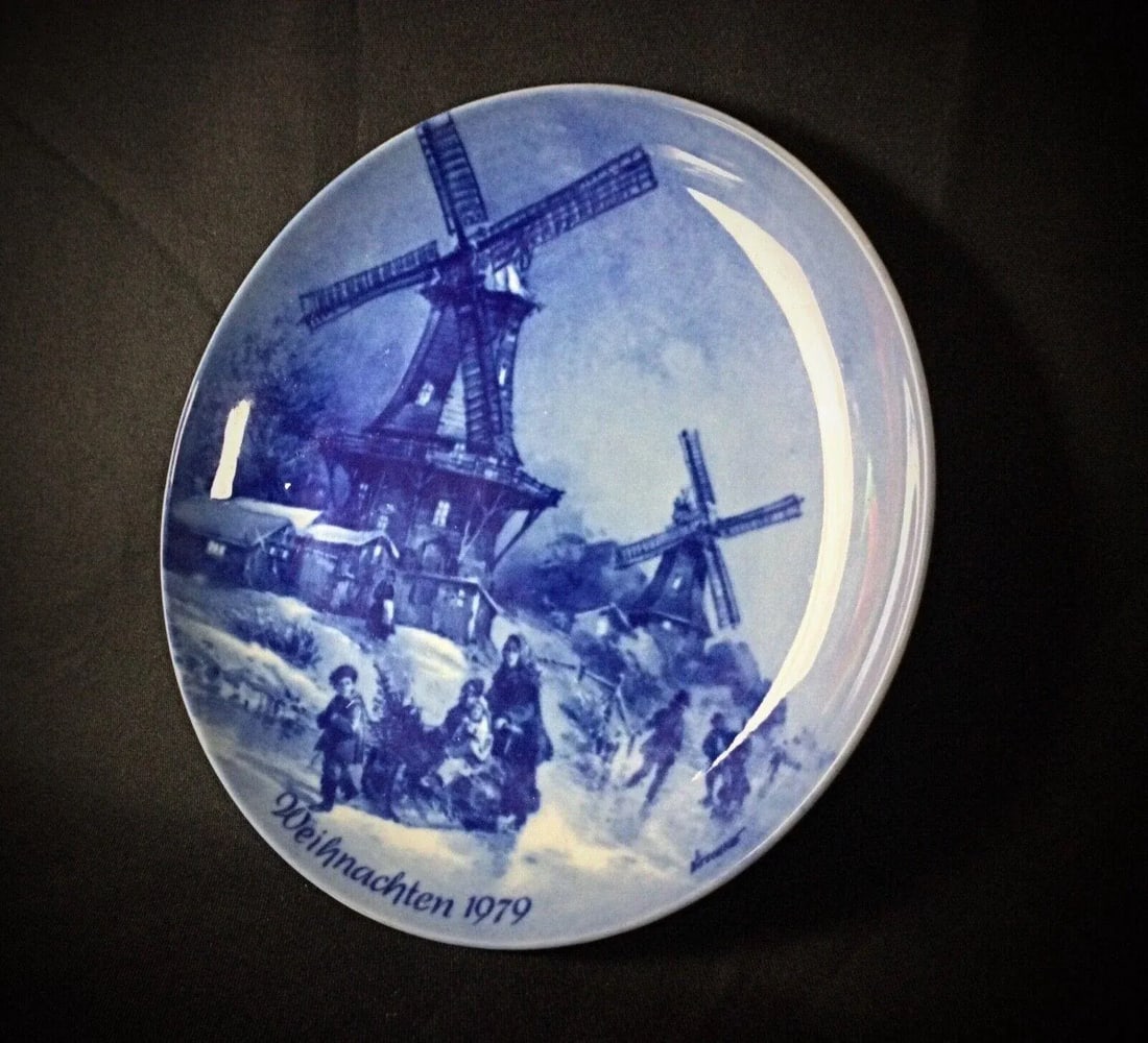 Vintage Wall-Mounted Porcelain Decorative Plate - "Christmas Eve" - 6