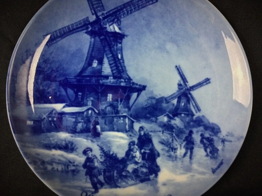 Vintage Wall-Mounted Porcelain Decorative Plate - "Christmas Eve" - 7