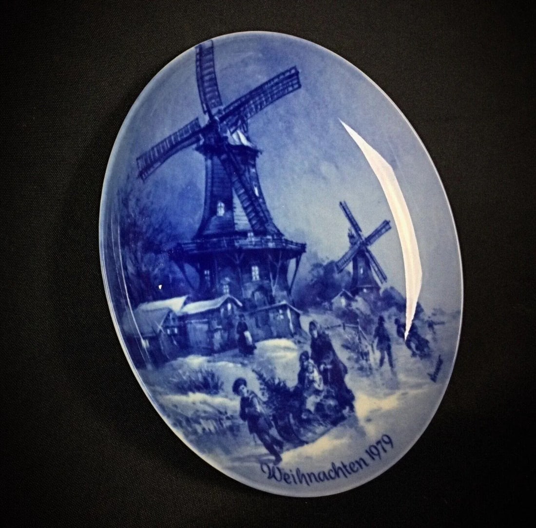 Vintage Wall-Mounted Porcelain Decorative Plate - "Christmas Eve" - 8